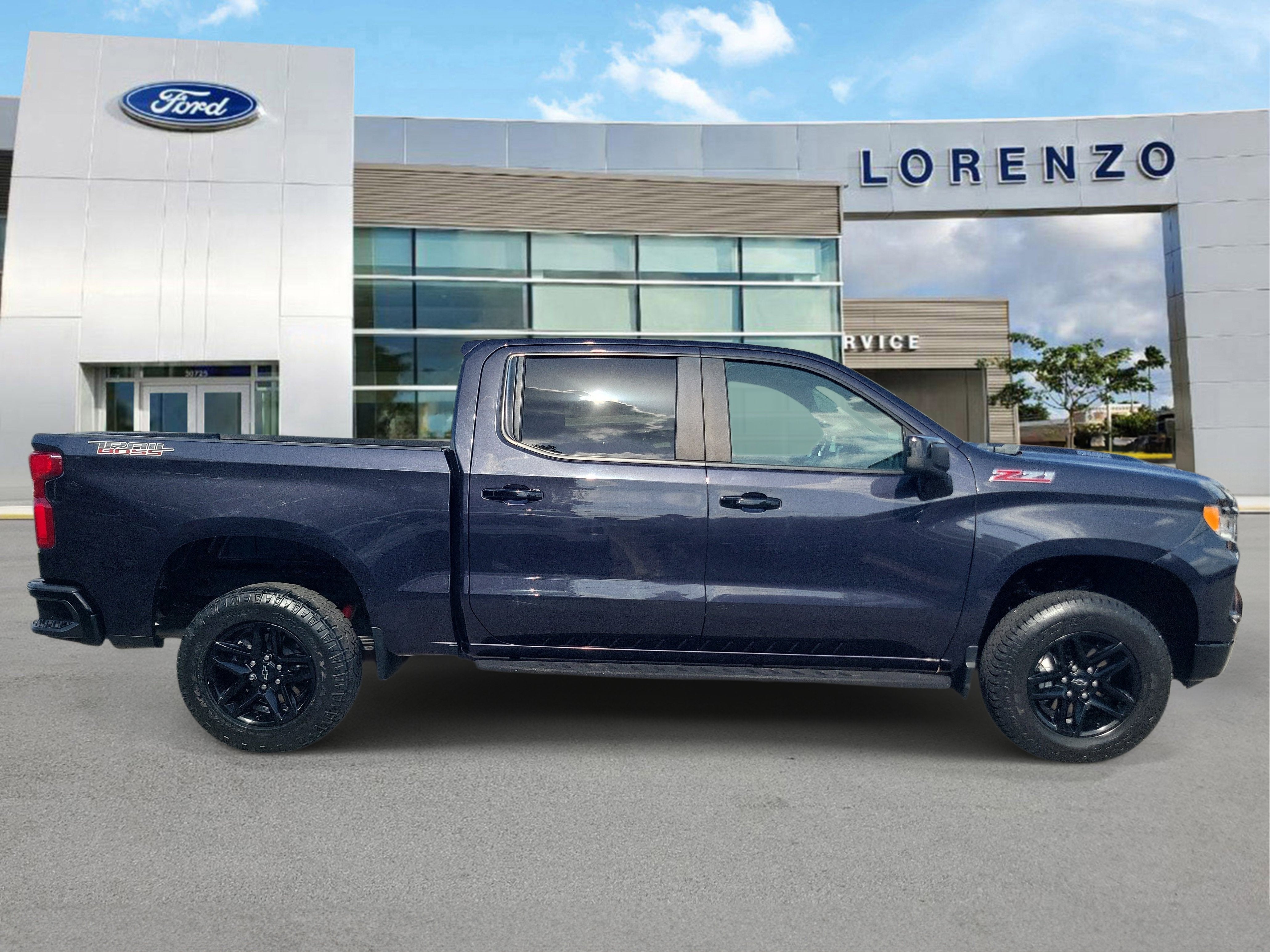 2023 Chevrolet Silverado 1500 LT Trail Boss 4WD Diesel