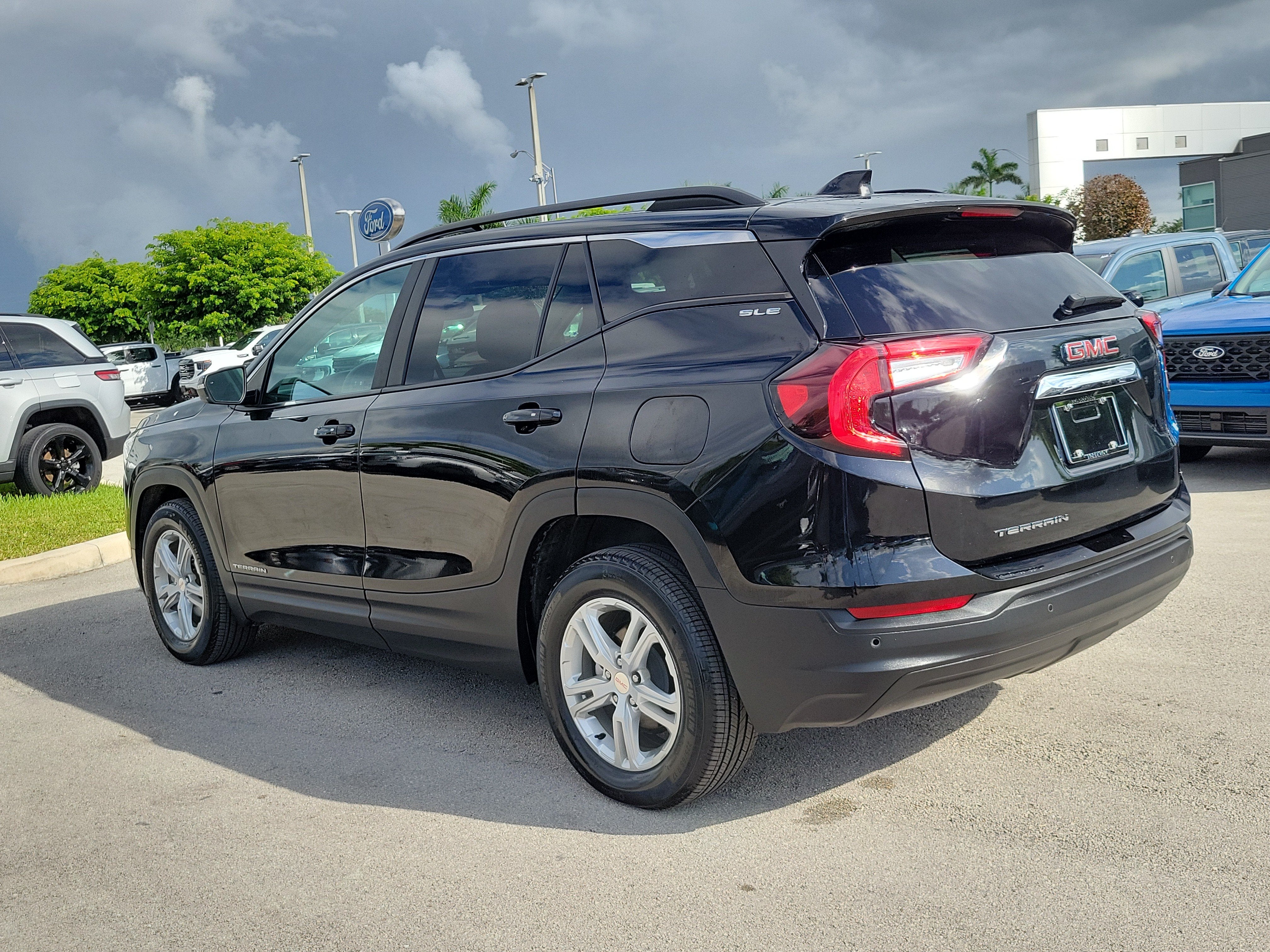 2023 GMC Terrain SLE