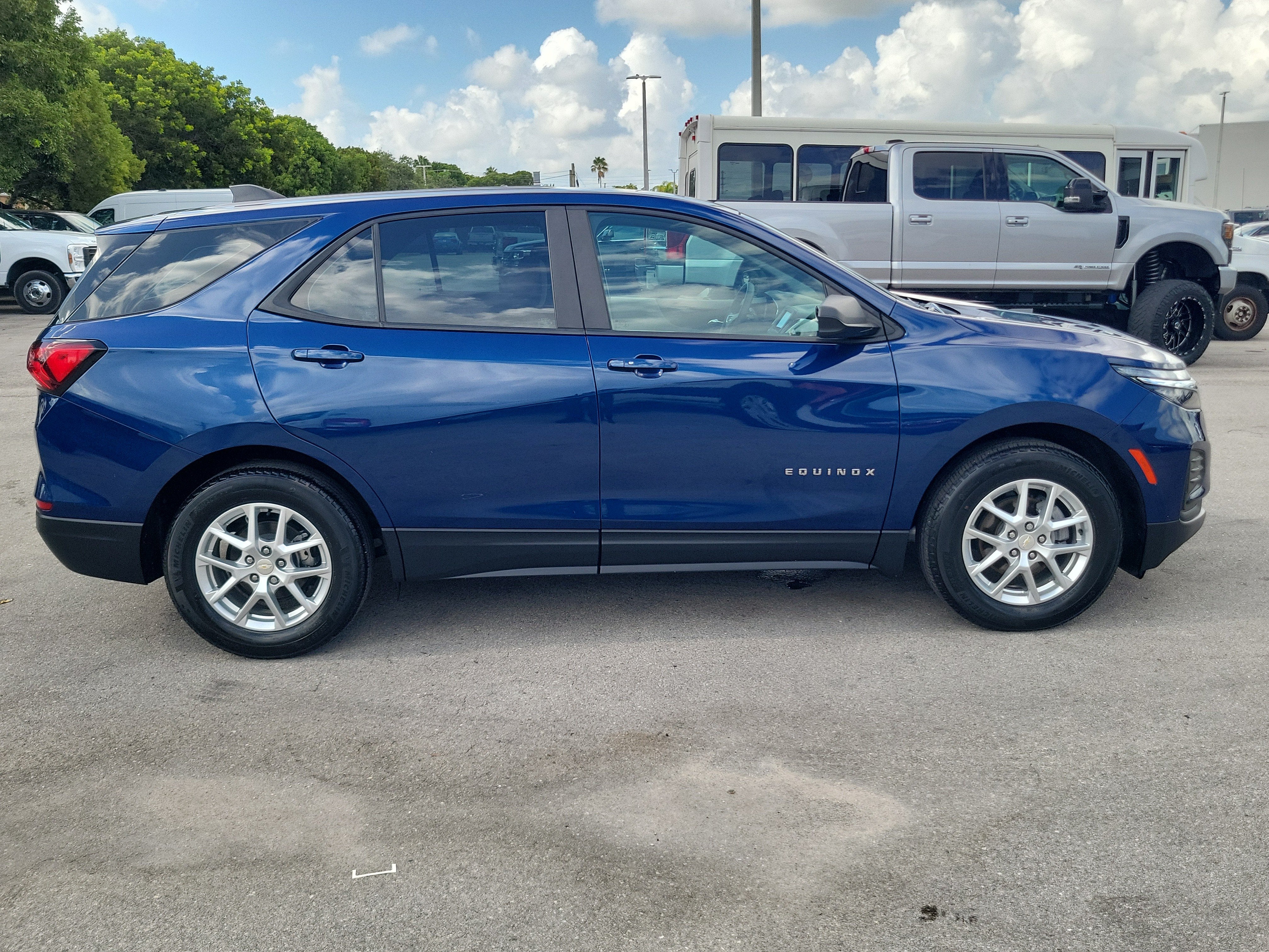 2023 Chevrolet Equinox LS