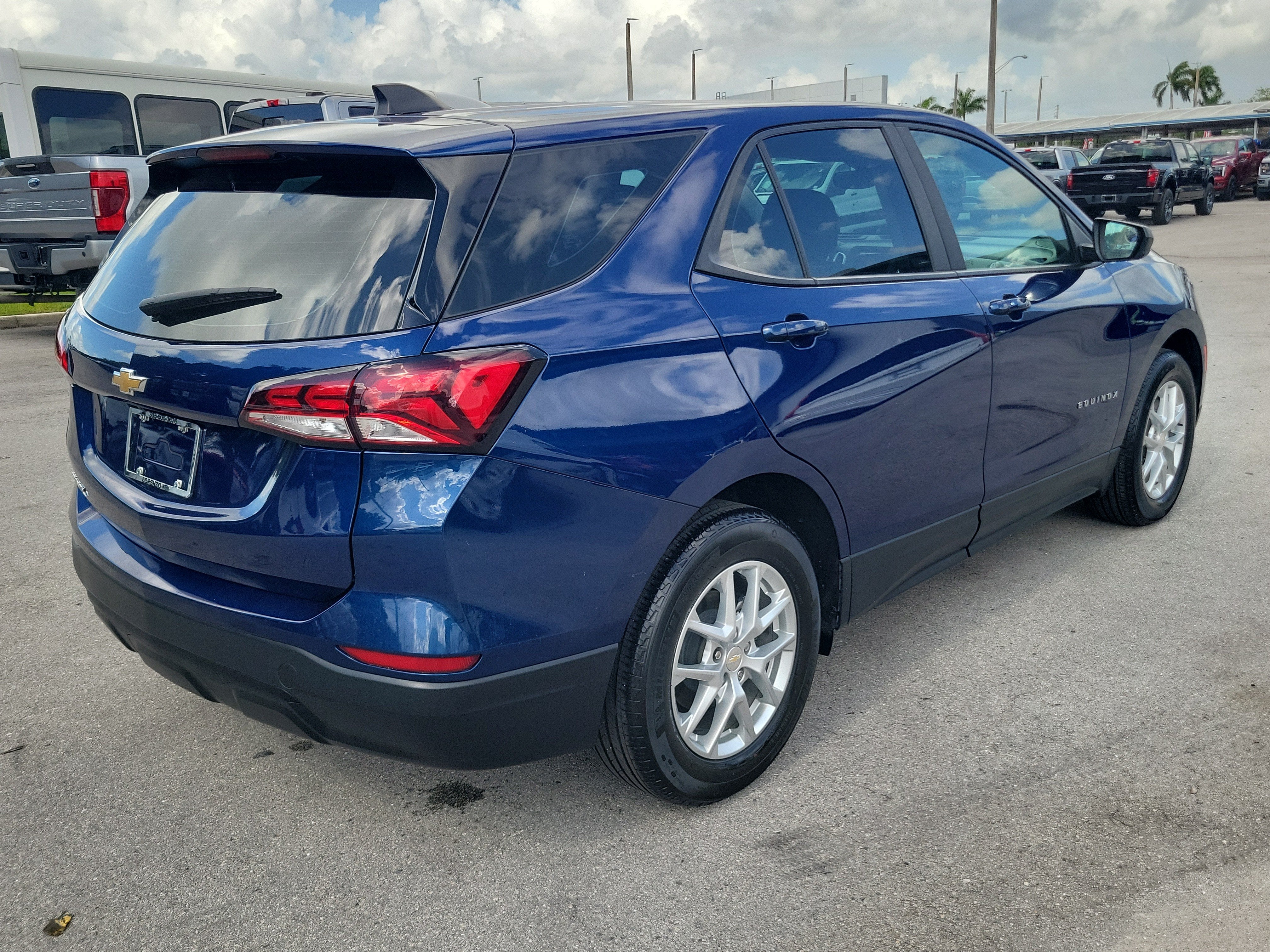 2023 Chevrolet Equinox LS