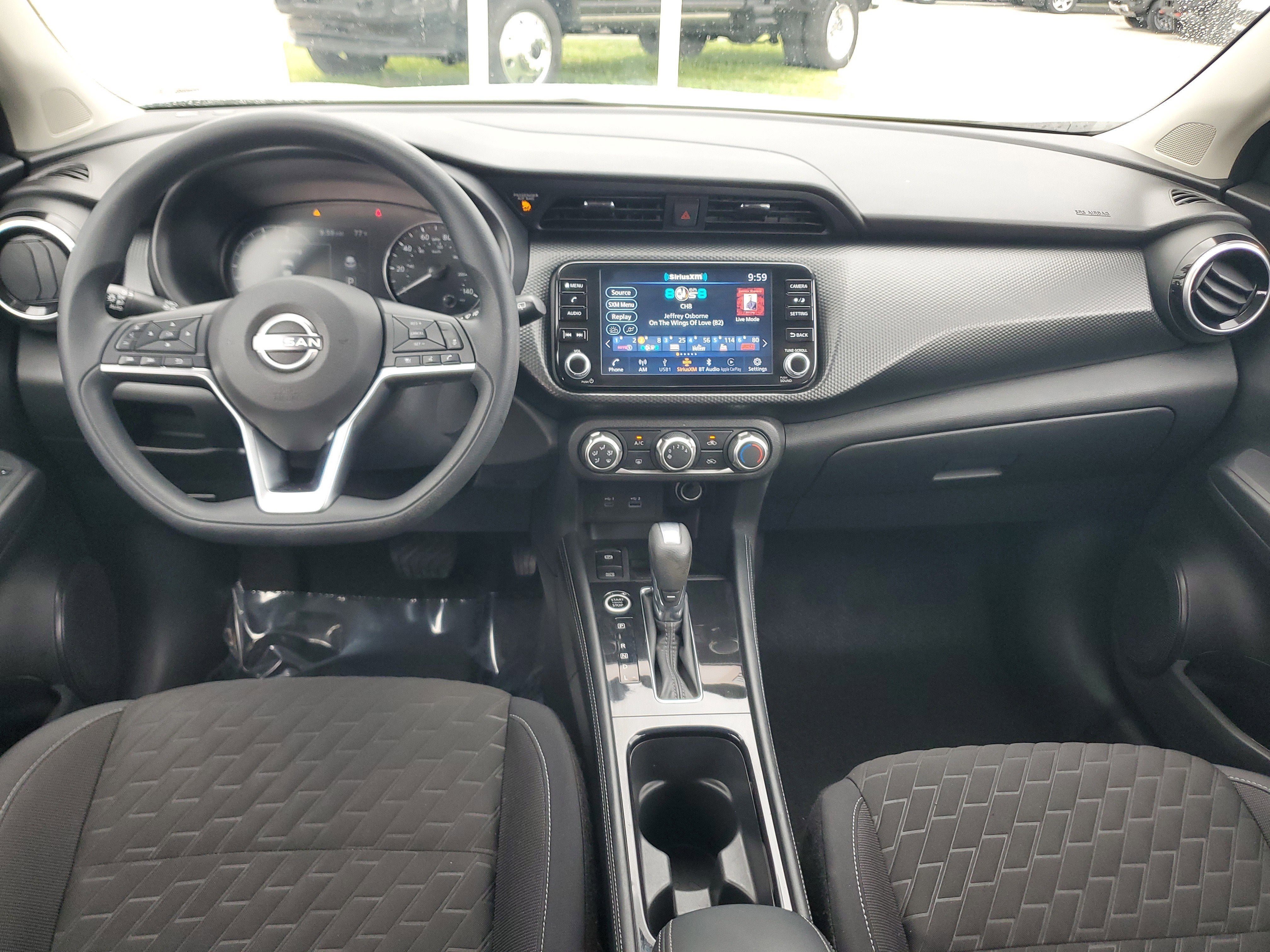 2023 Nissan Kicks SV