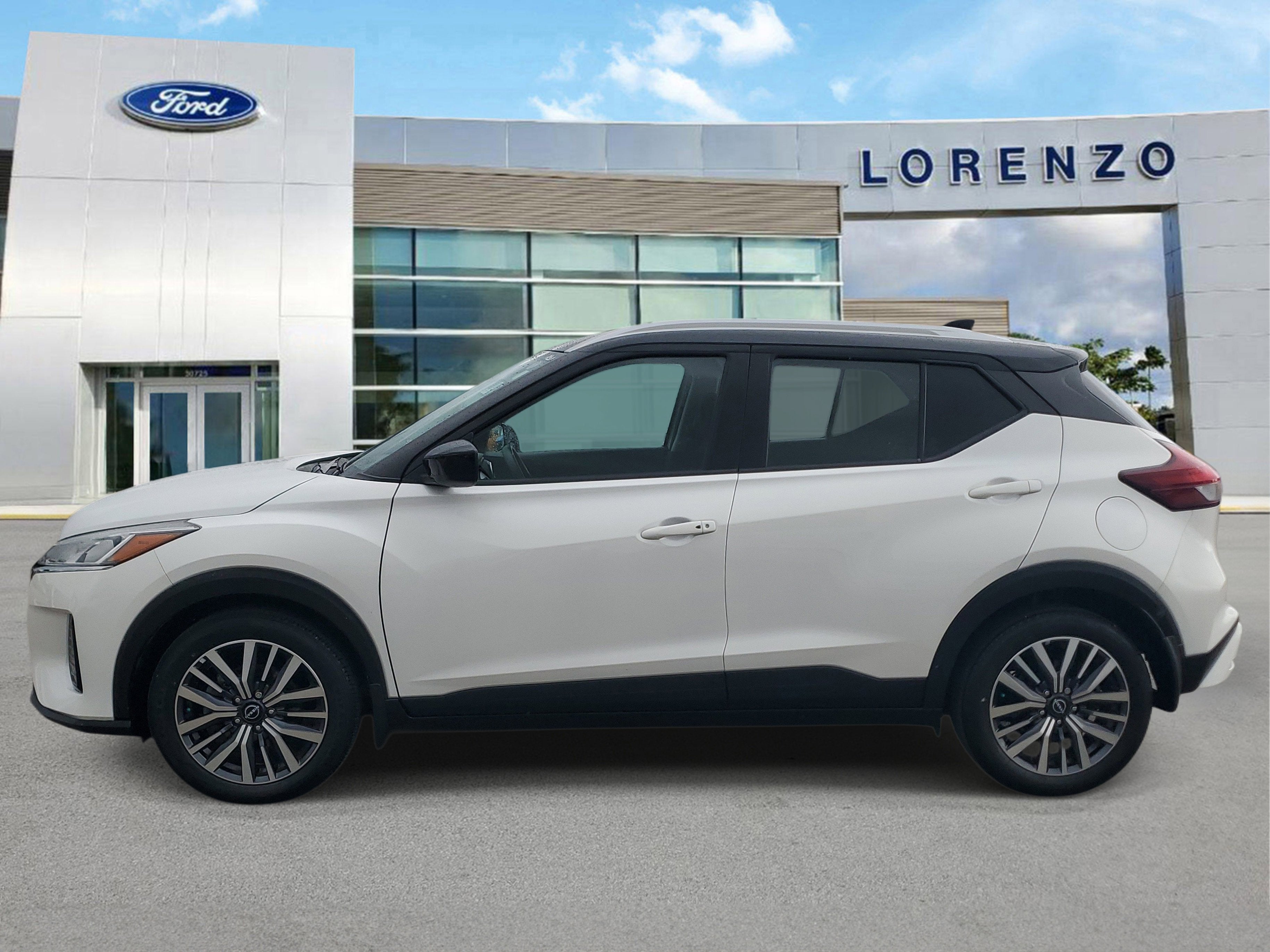 2023 Nissan Kicks SV