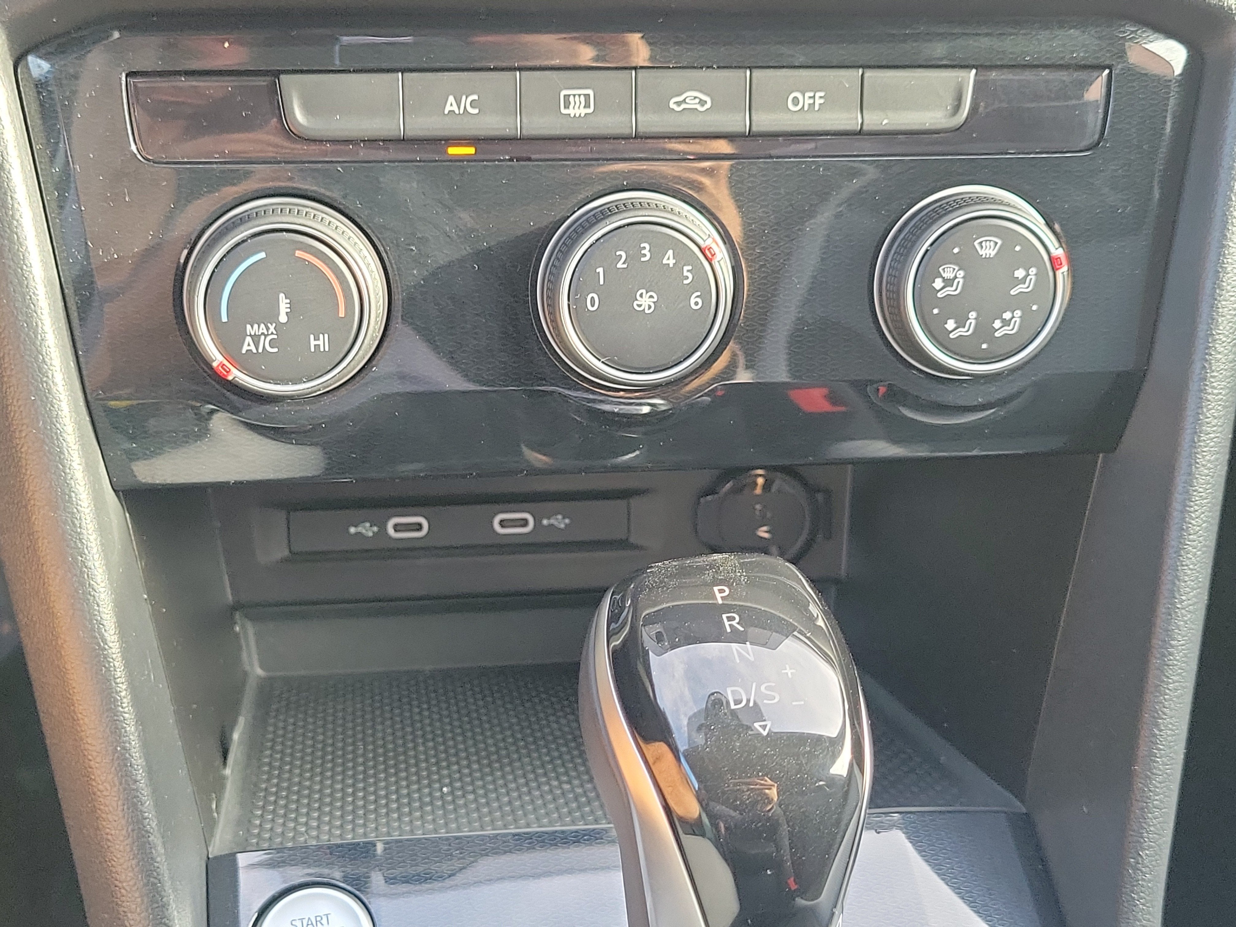 2025 Volkswagen Taos S