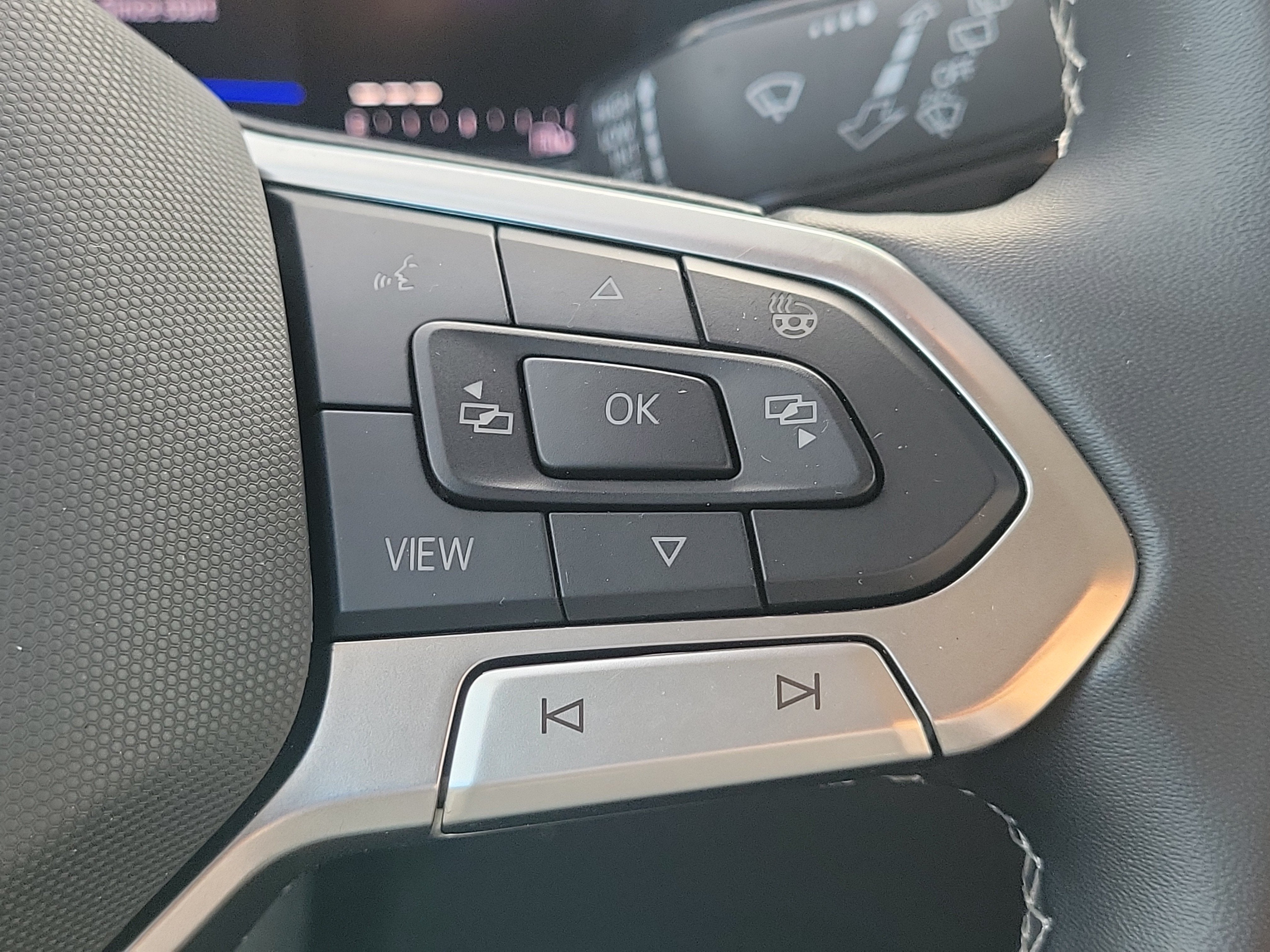 2025 Volkswagen Taos S