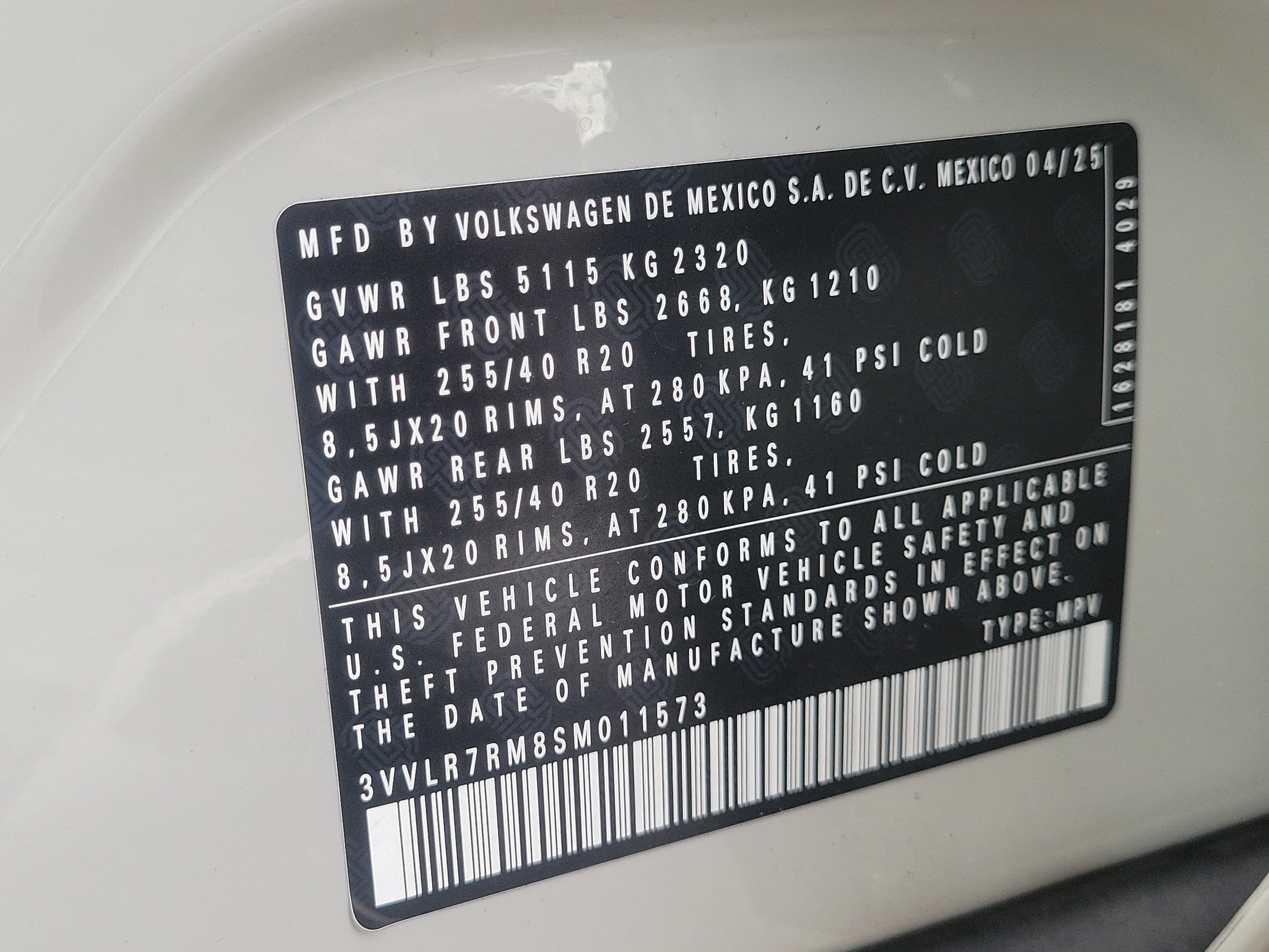 2025 Volkswagen Tiguan SEL R-Line