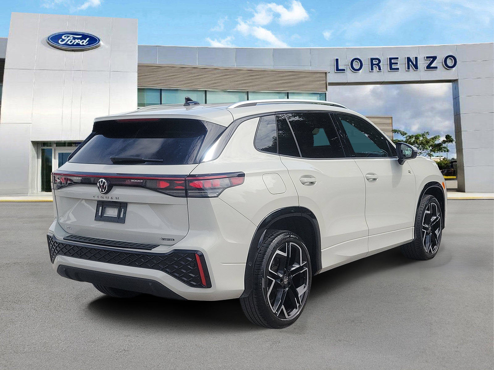 2025 Volkswagen Tiguan SEL R-Line