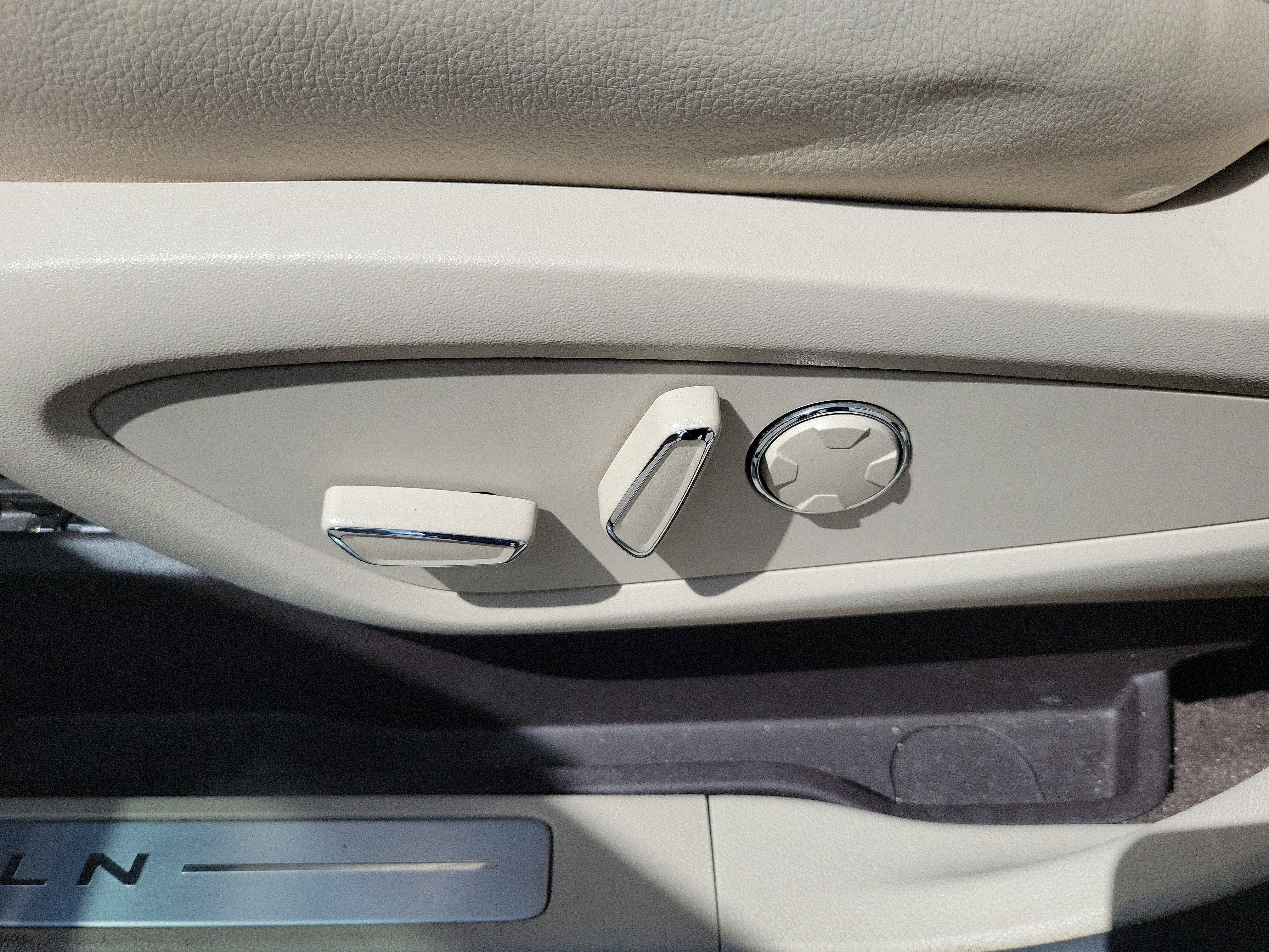 2019 Lincoln MKC Standard