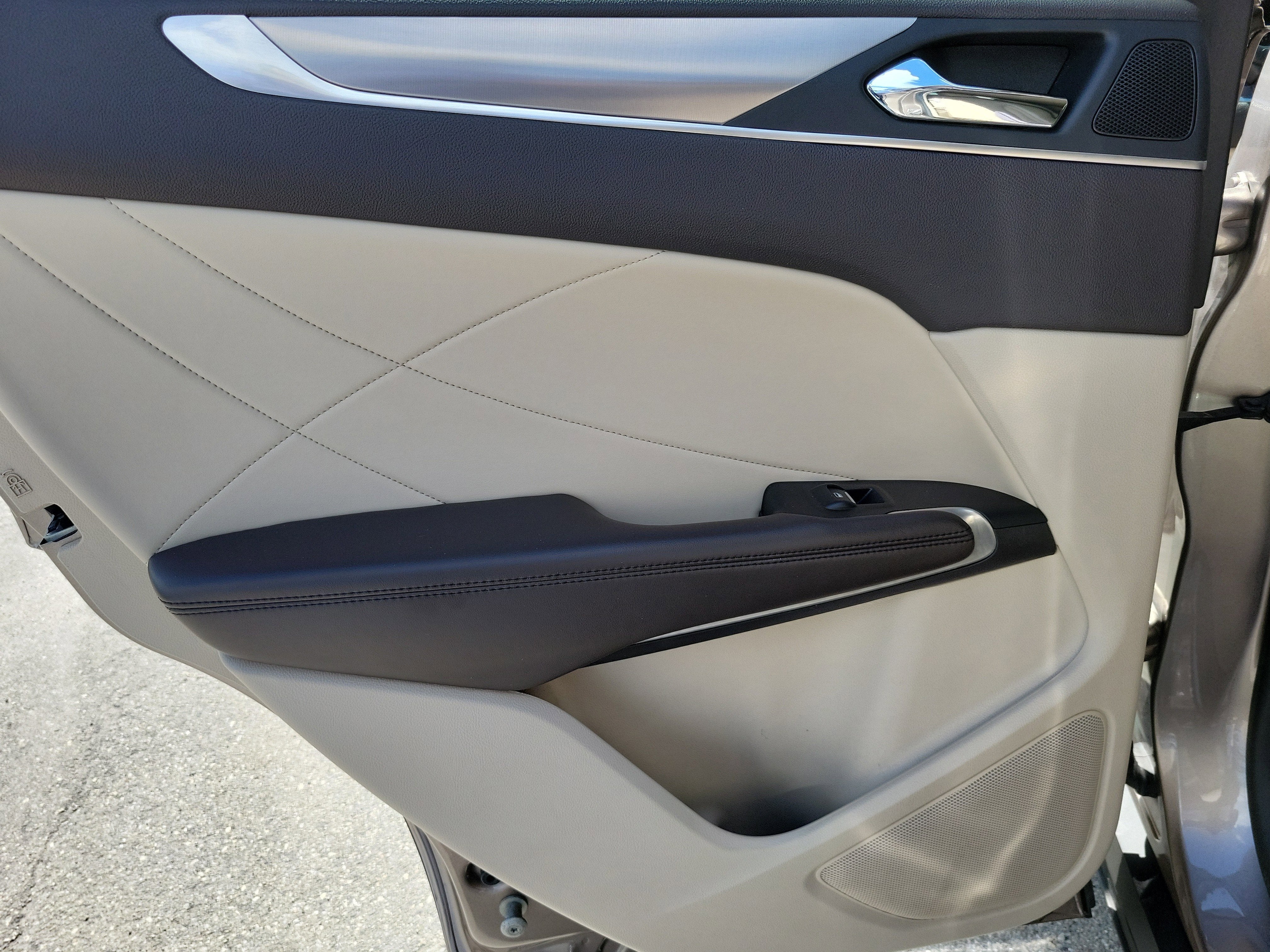 2019 Lincoln MKC Standard