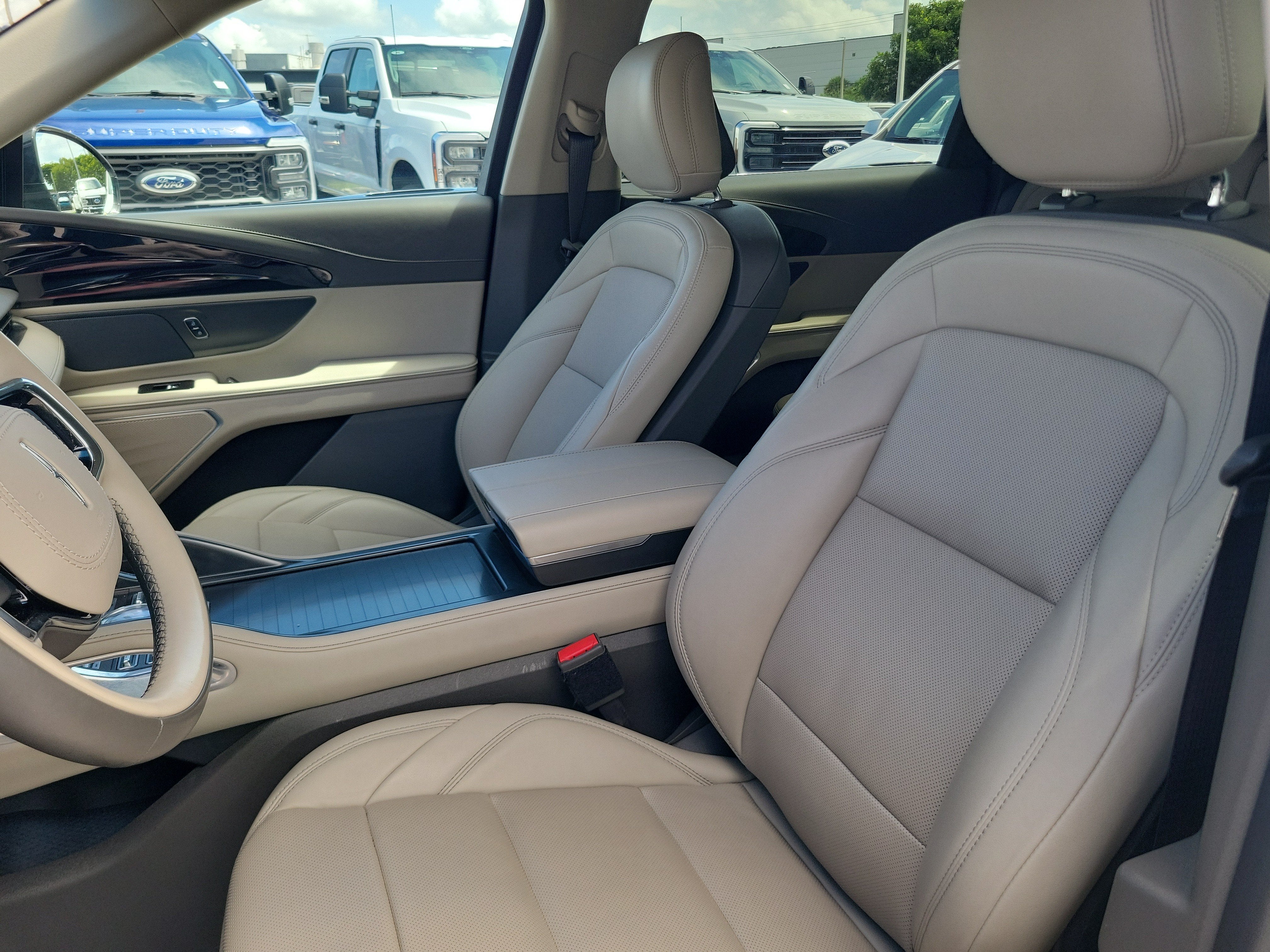 2024 Lincoln Nautilus Premiere 4WD