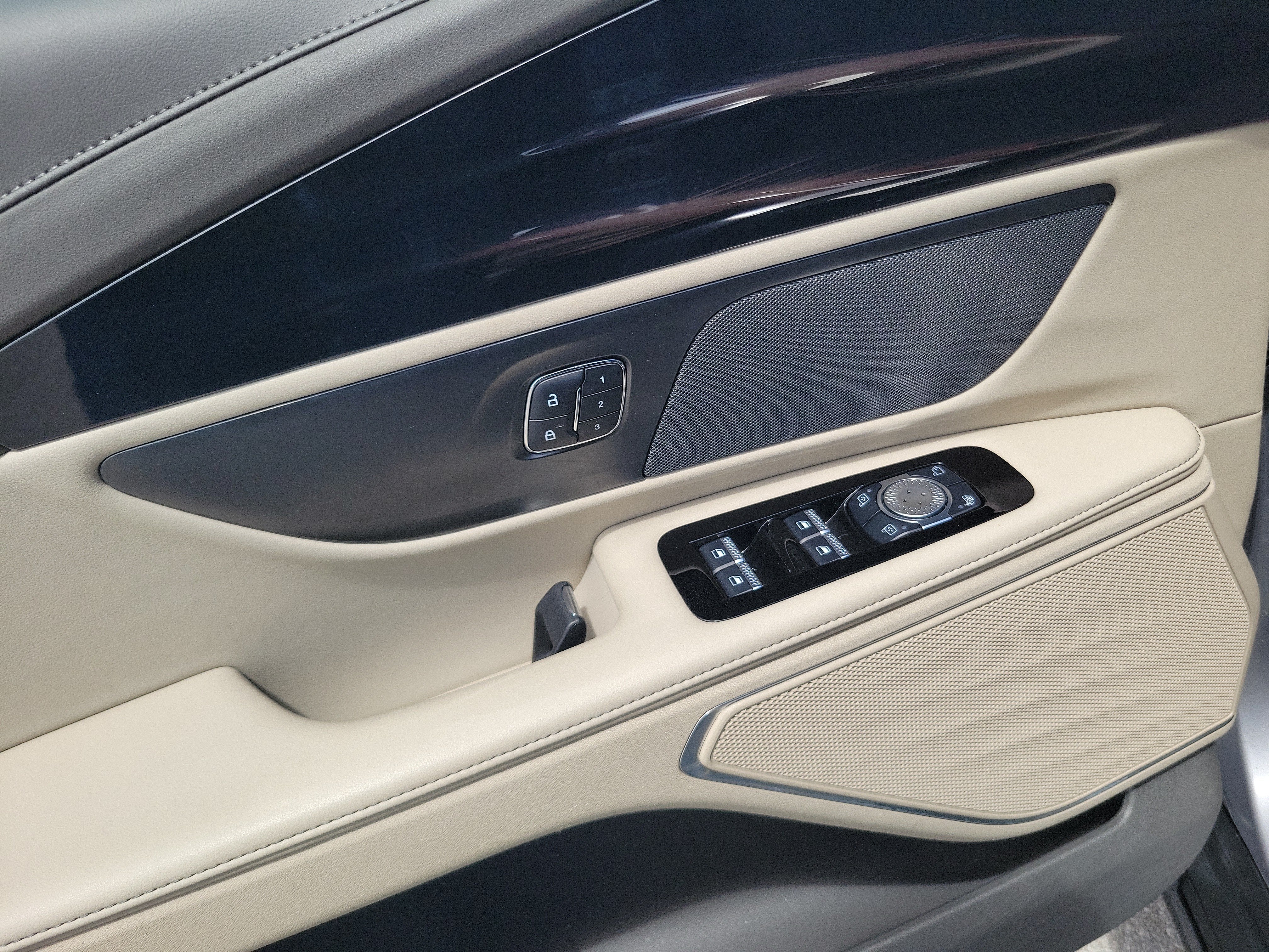2024 Lincoln Nautilus Premiere 4WD