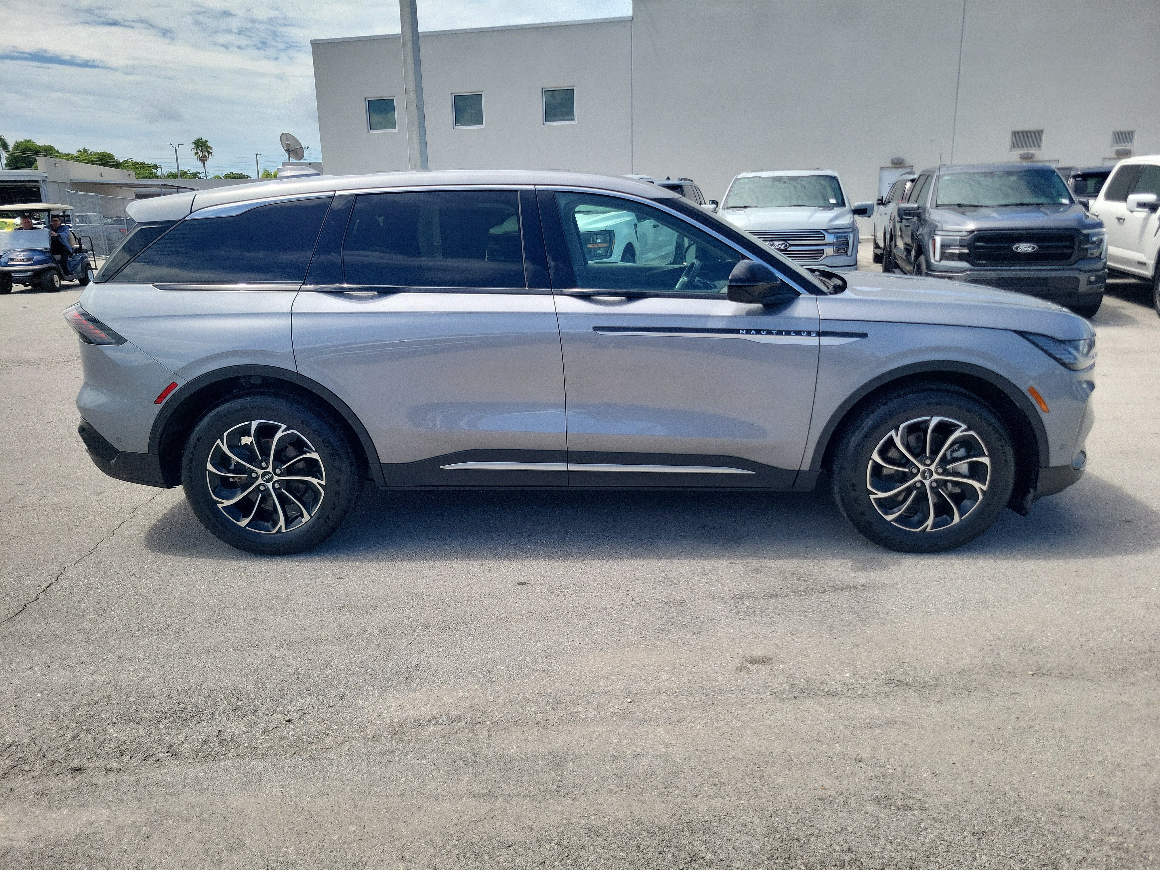 2024 Lincoln Nautilus Premiere 4WD