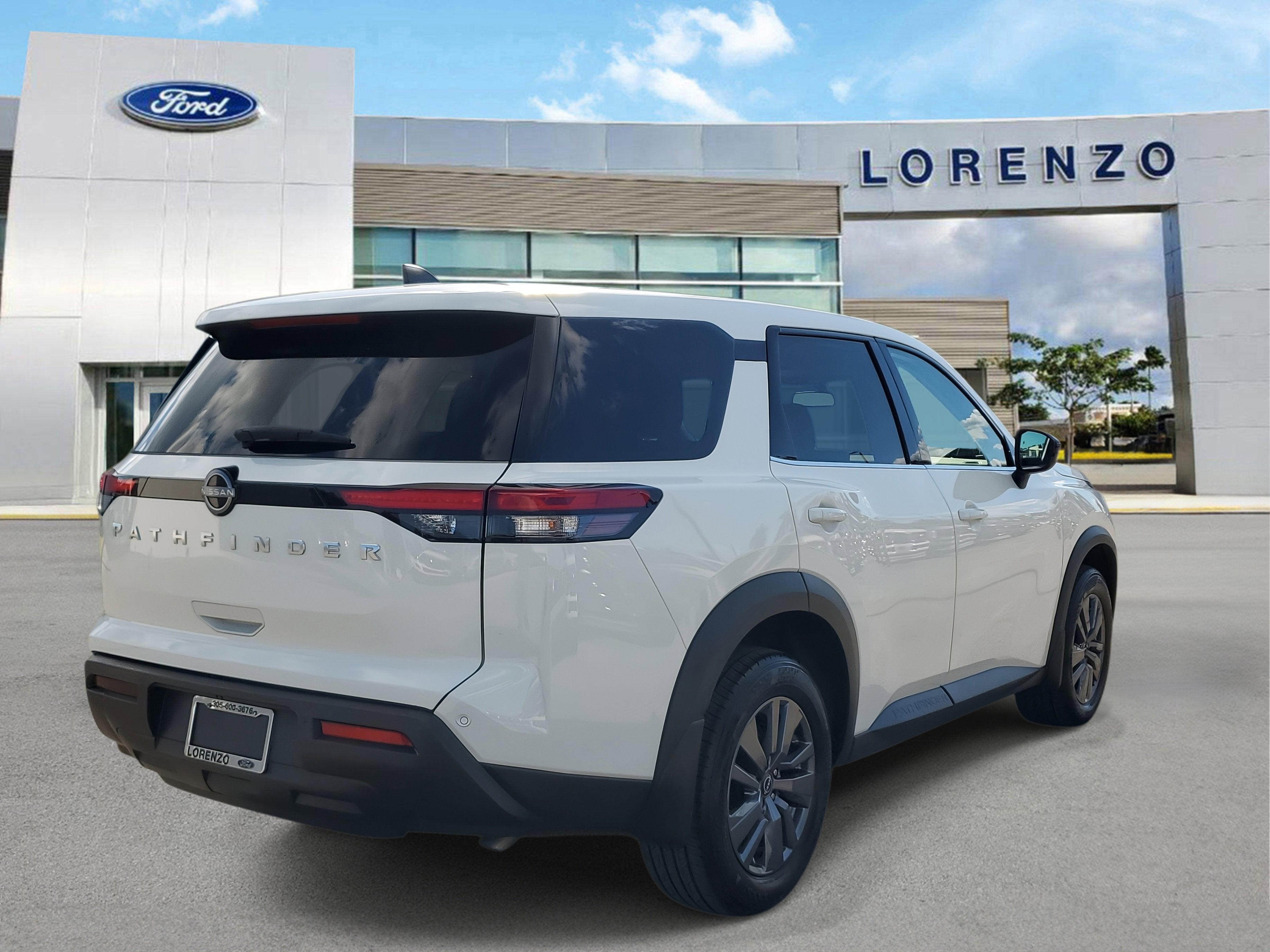 2024 Nissan Pathfinder S