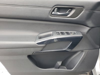 2024 Nissan Pathfinder S