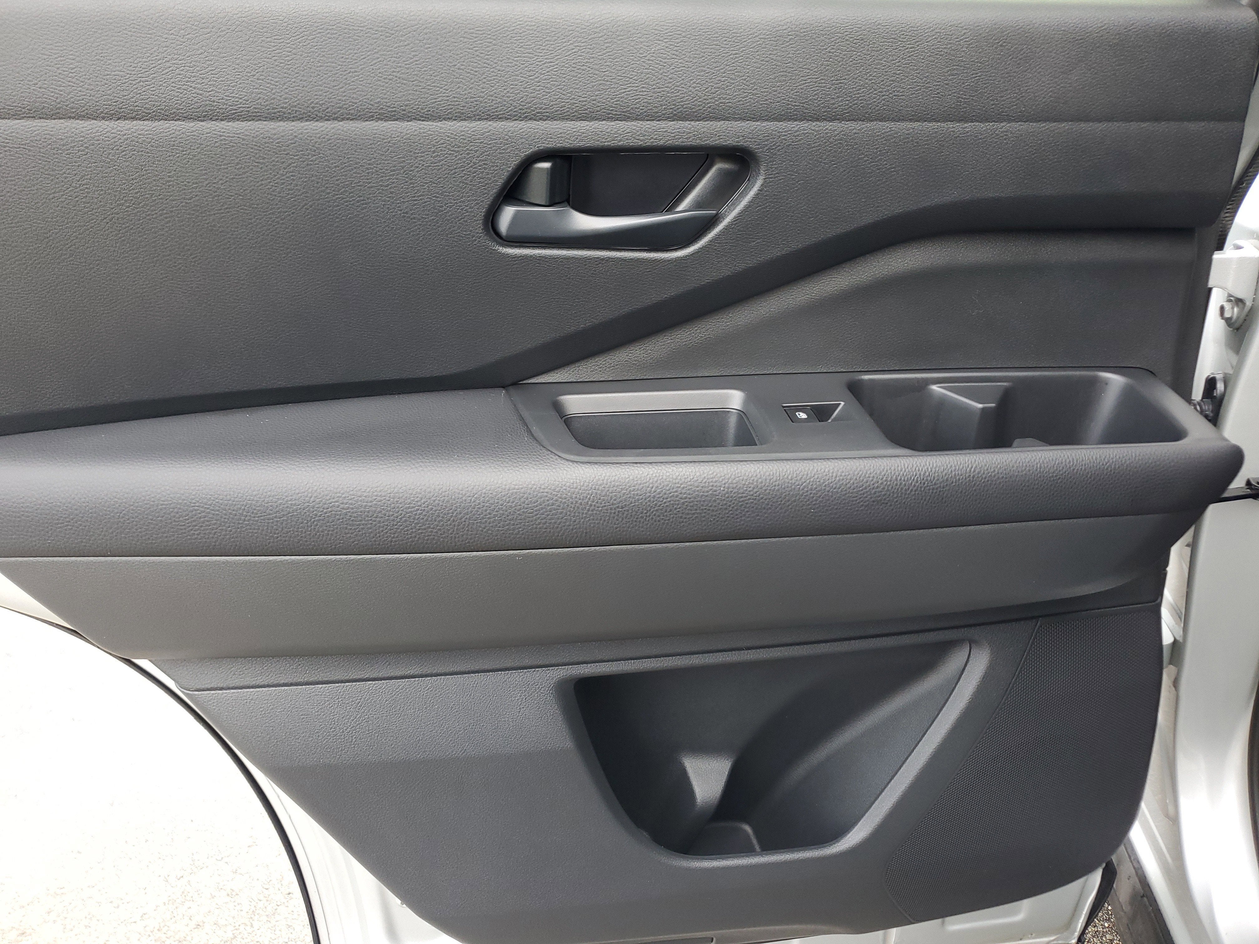 2024 Nissan Pathfinder S