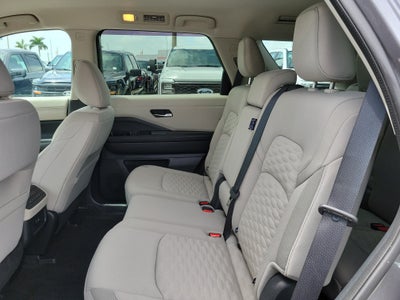 2022 Nissan Pathfinder SV