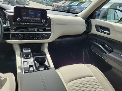 2022 Nissan Pathfinder SV