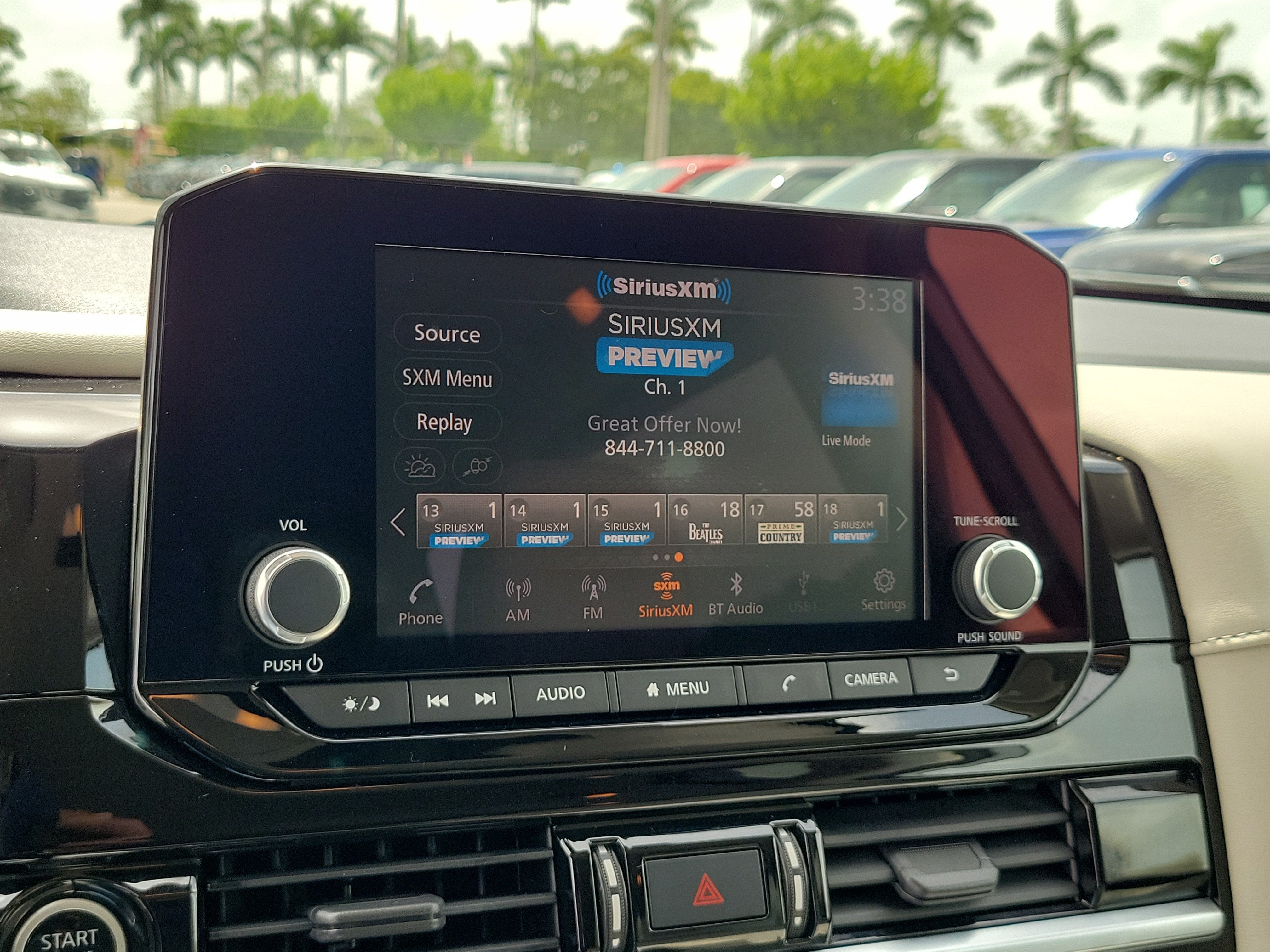 2022 Nissan Pathfinder SV
