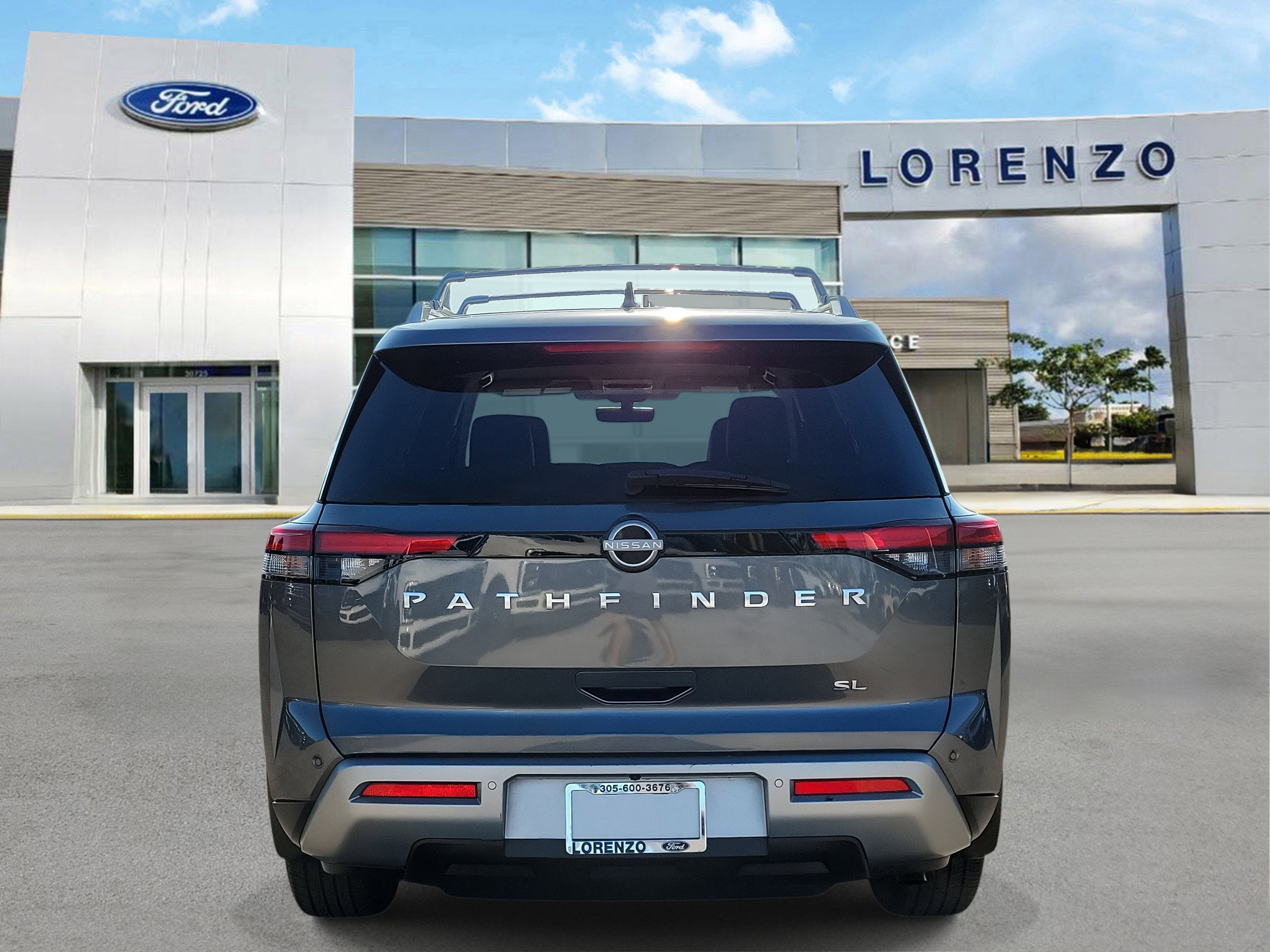 2024 Nissan Pathfinder SL