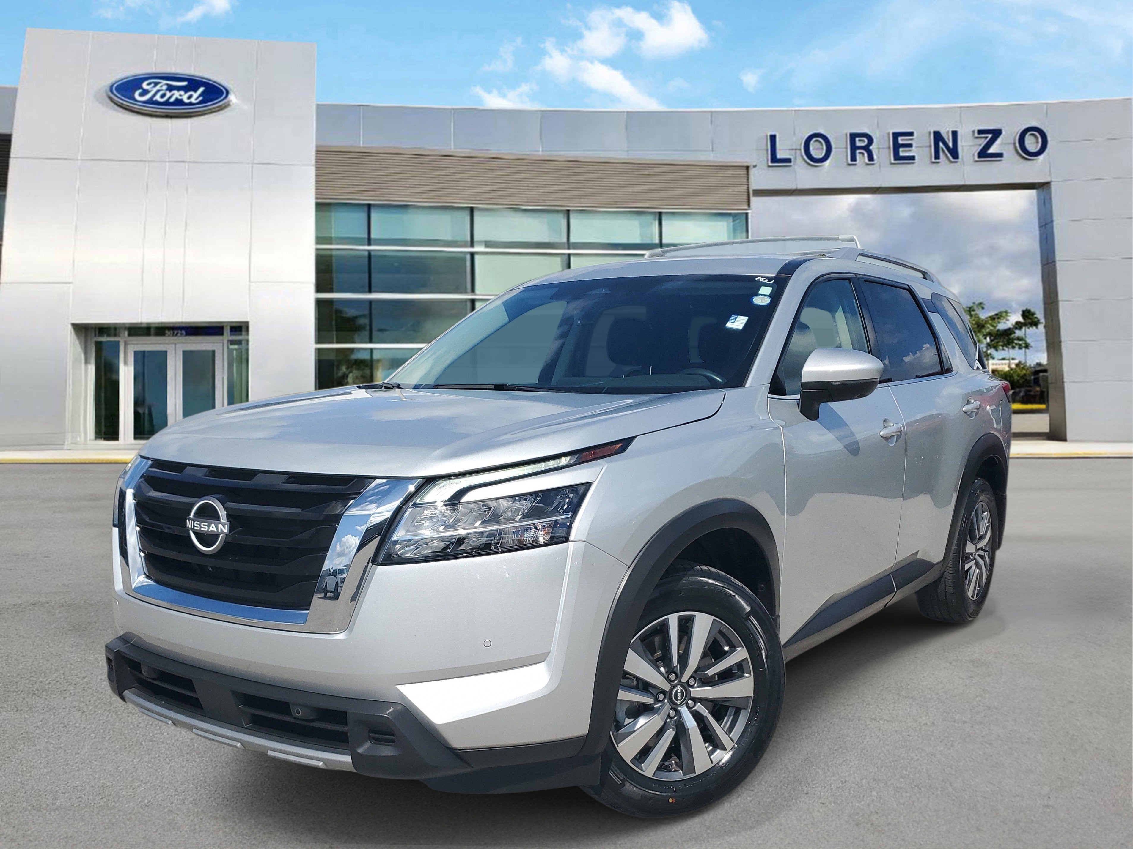 2024 Nissan Pathfinder SL