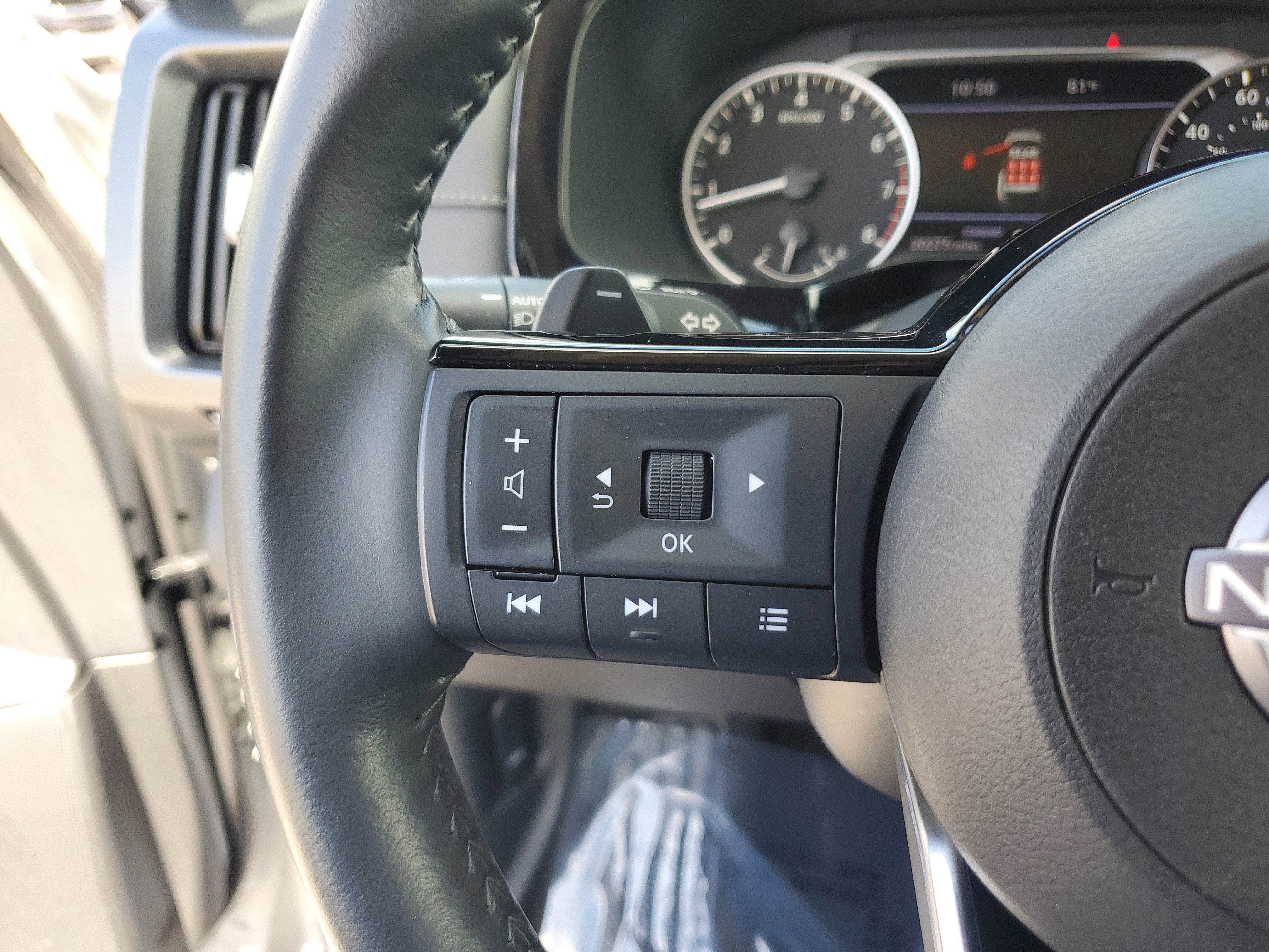 2024 Nissan Pathfinder SL