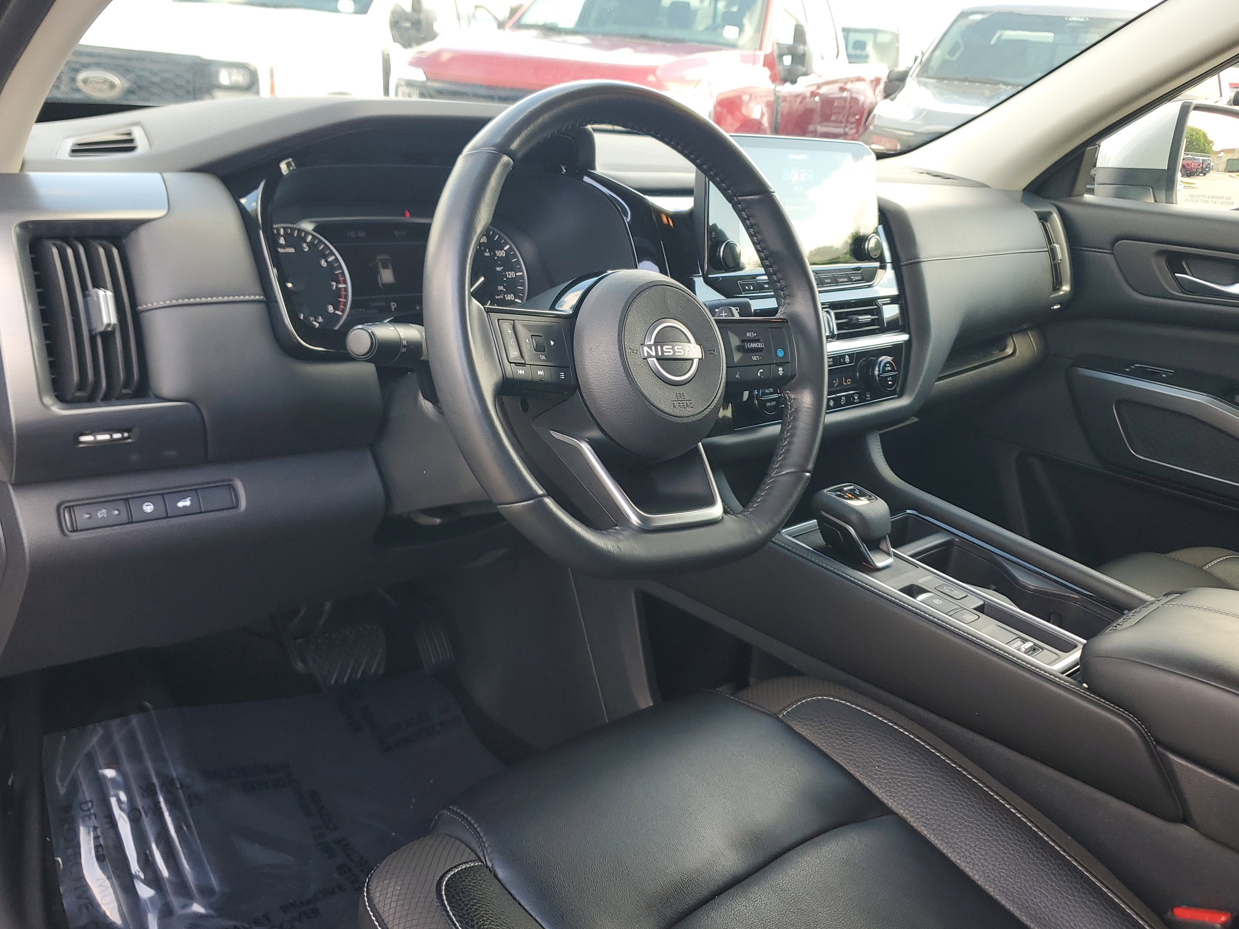 2024 Nissan Pathfinder SL