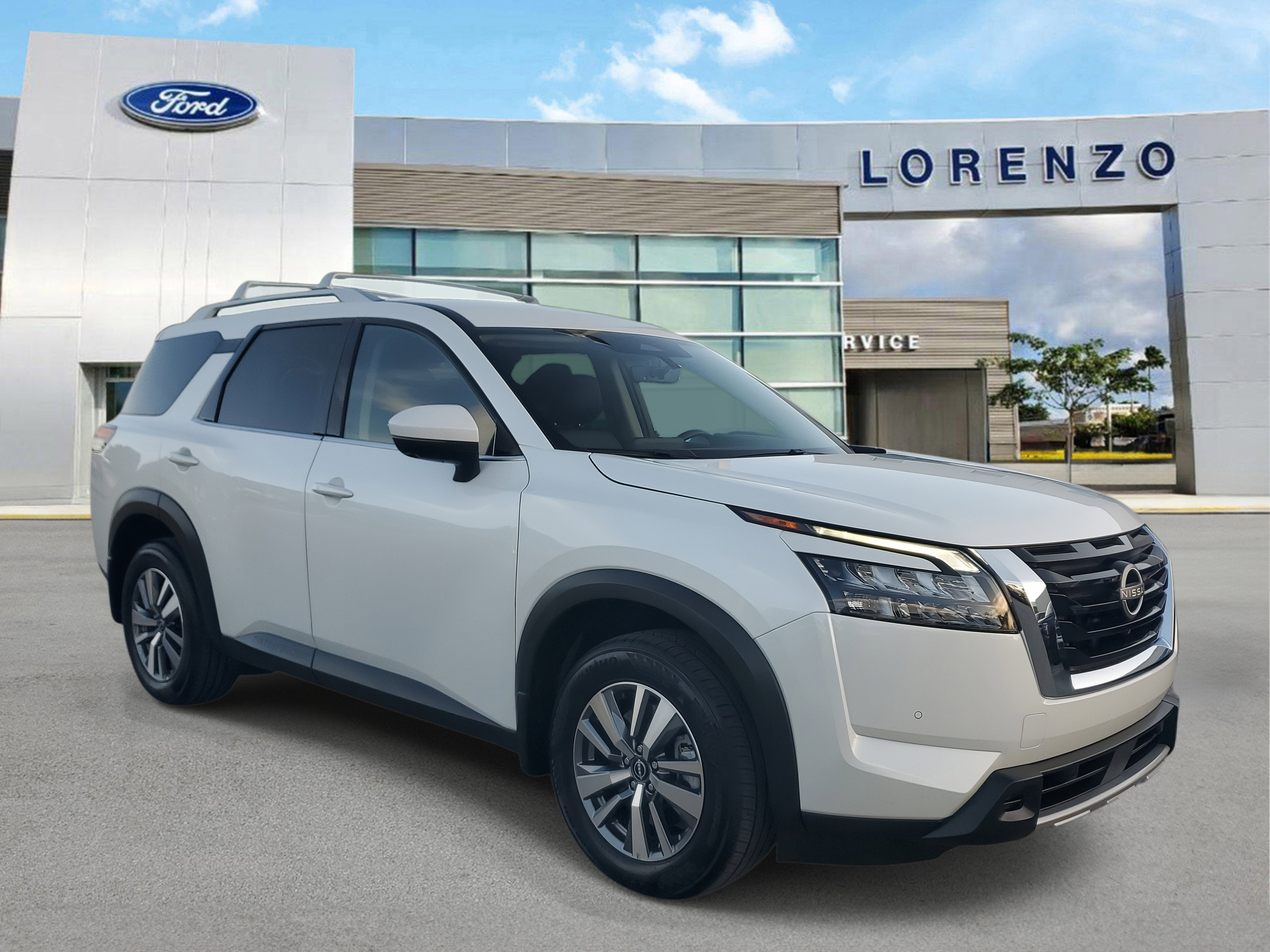 2025 Nissan Pathfinder SL