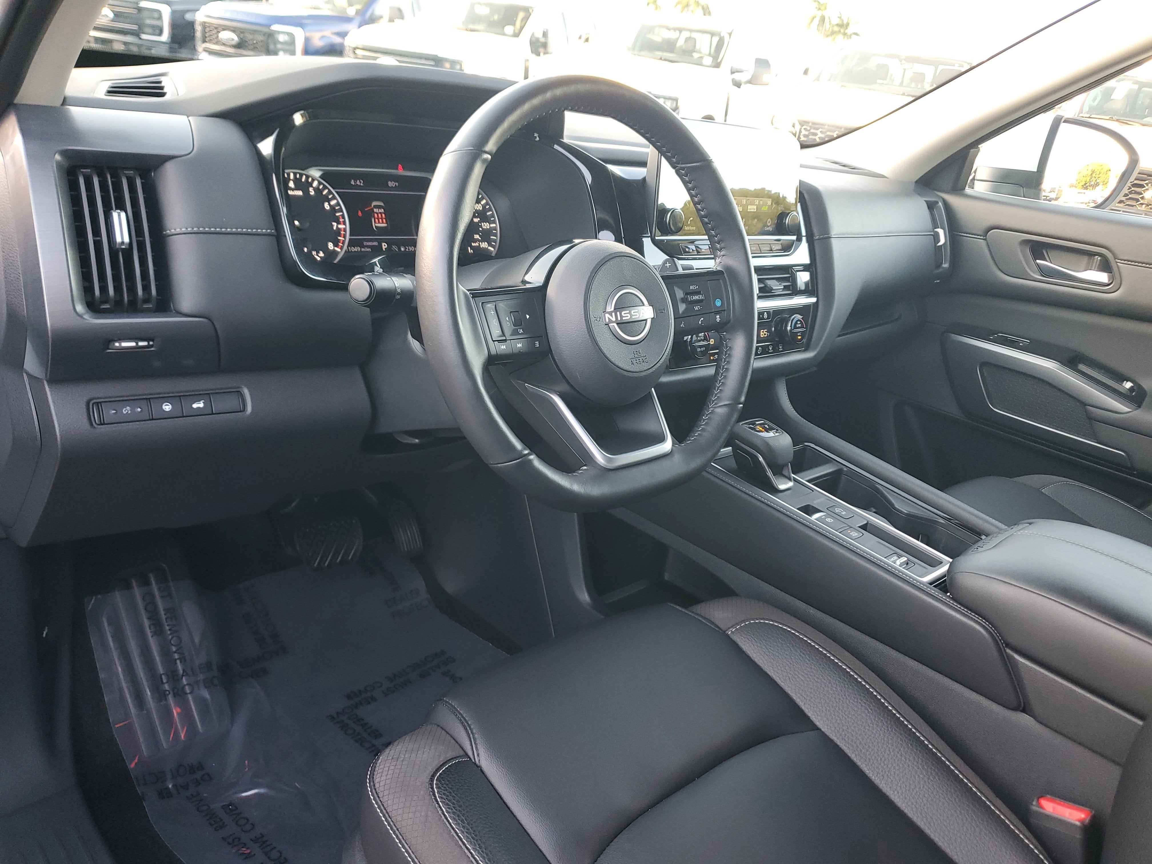 2025 Nissan Pathfinder SL