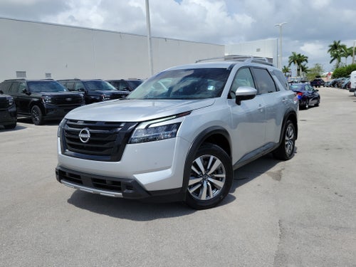 2024 Nissan Pathfinder SL