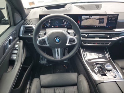 2025 BMW X7 M60i