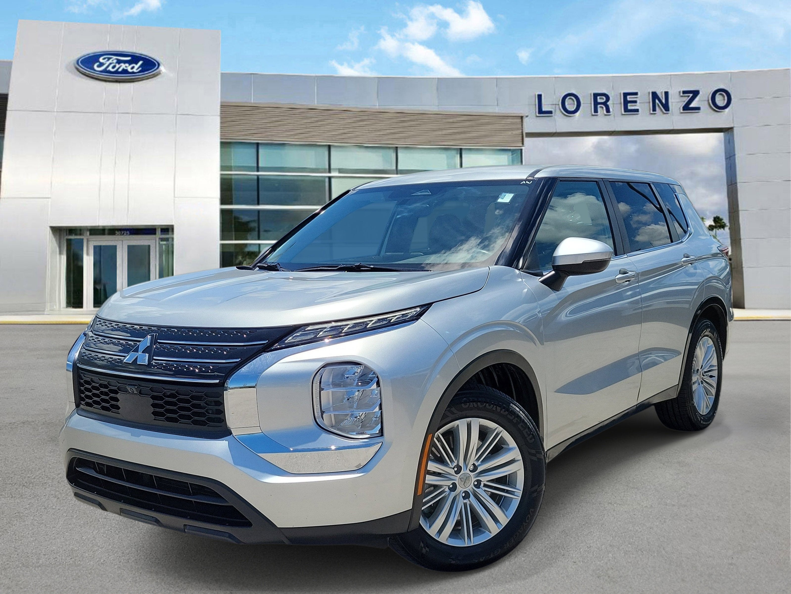 2024 Mitsubishi Outlander ES
