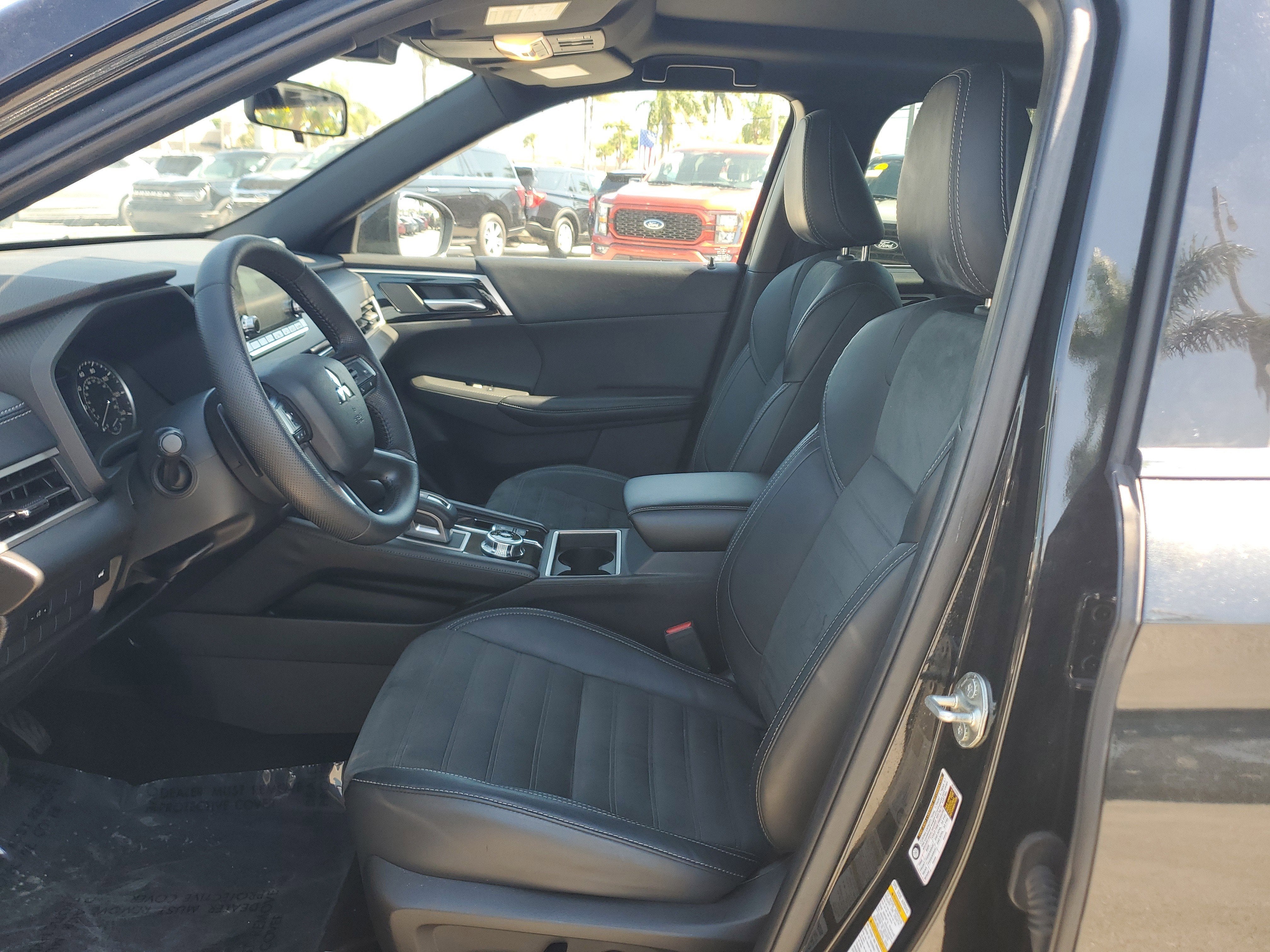 2022 Mitsubishi Outlander Black Edition