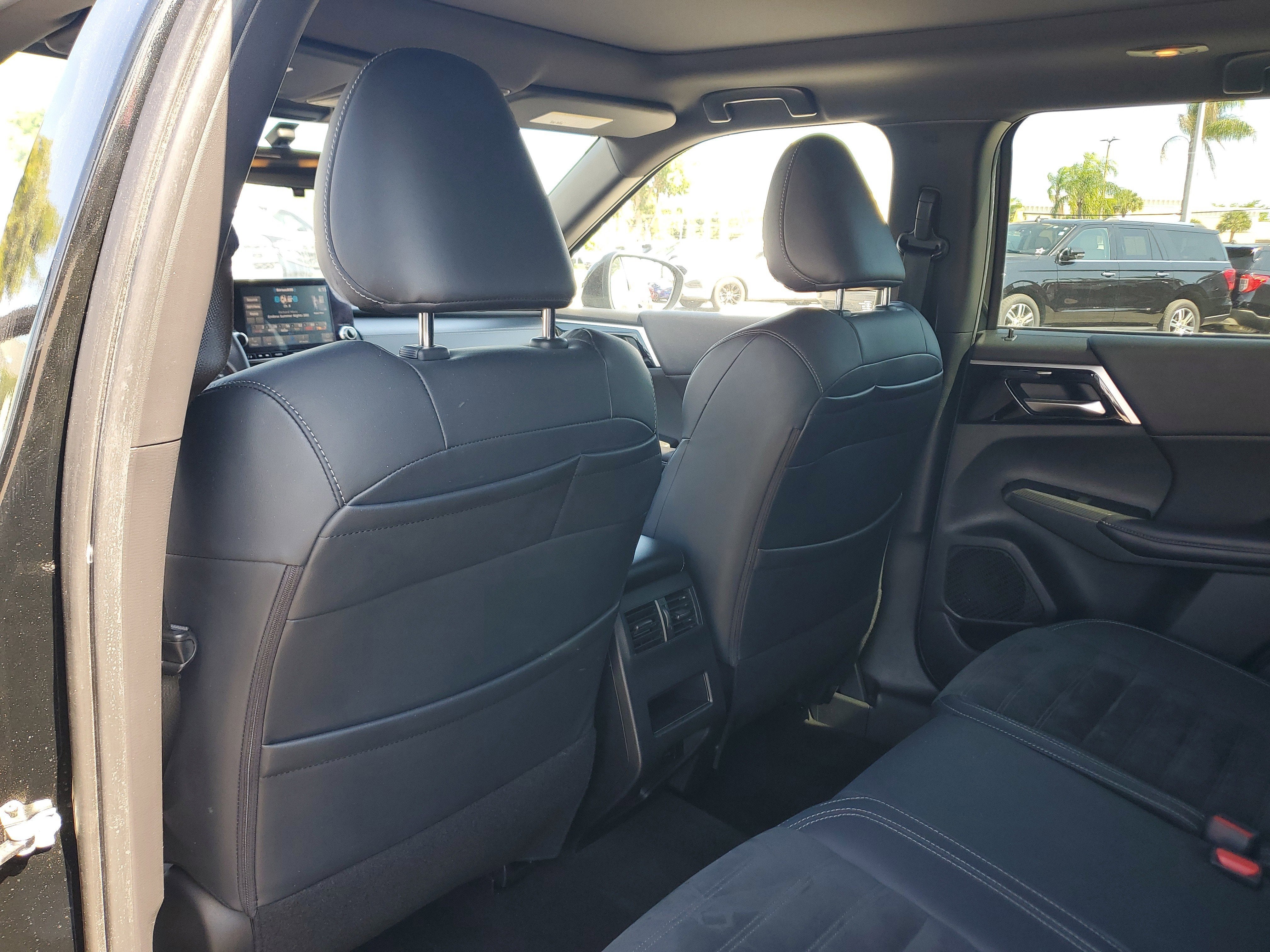 2022 Mitsubishi Outlander Black Edition