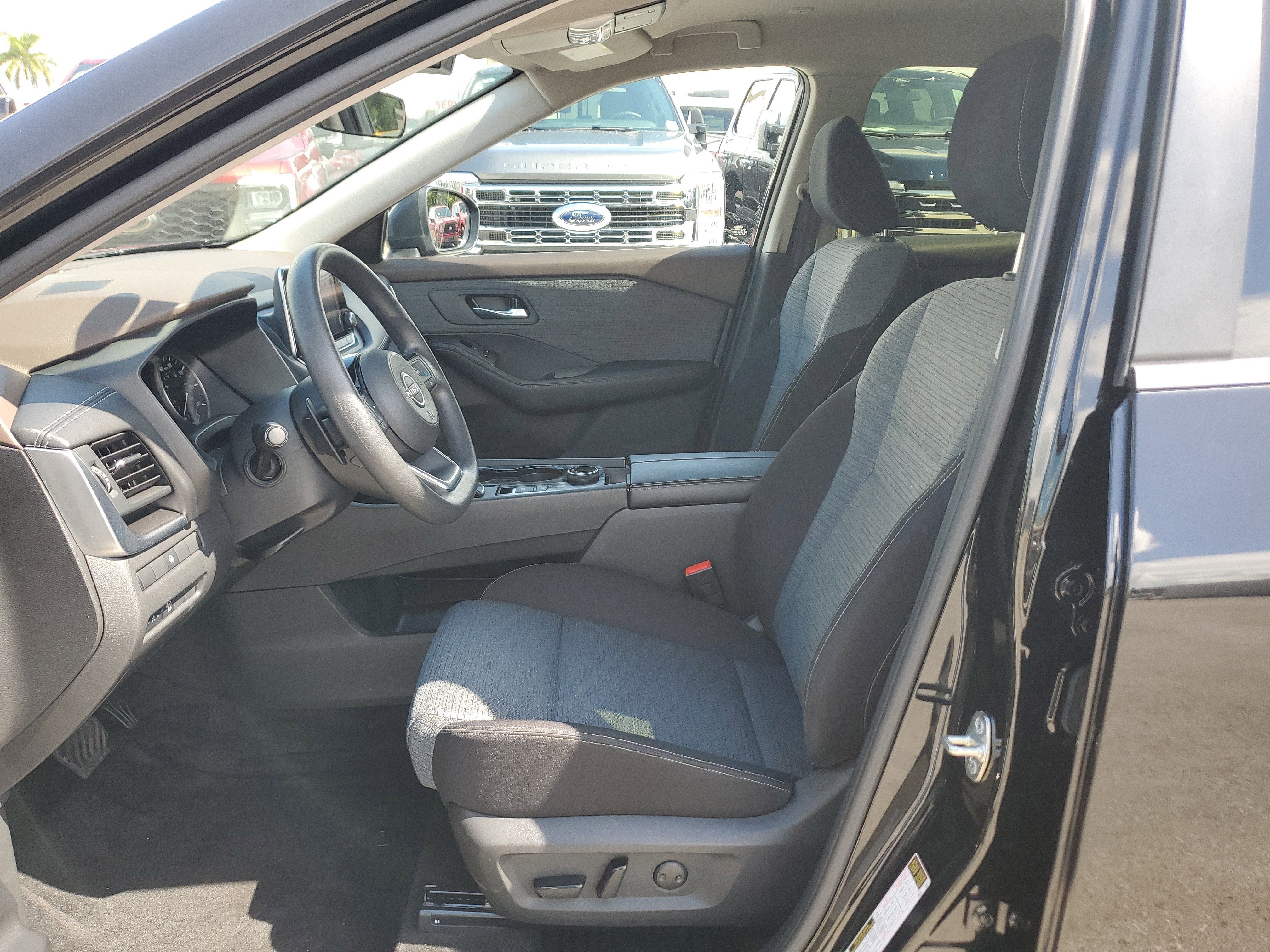 2023 Nissan Rogue SV 4WD