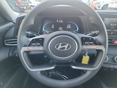2025 Hyundai Elantra SE