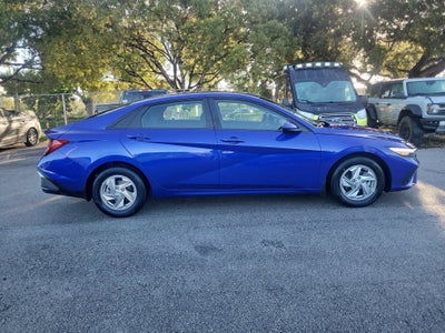2025 Hyundai Elantra SE