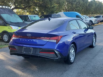 2025 Hyundai Elantra SE