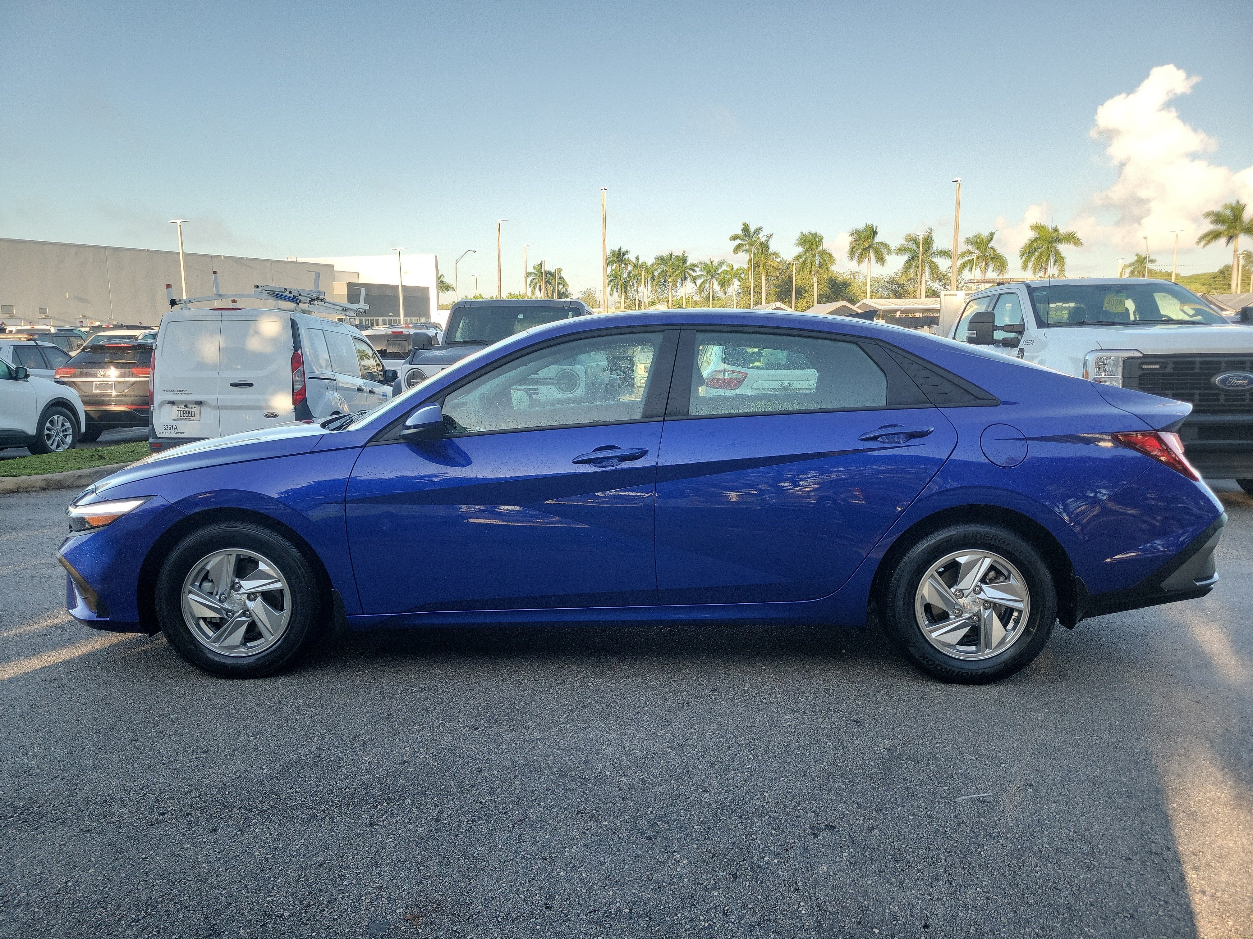 2025 Hyundai Elantra SE