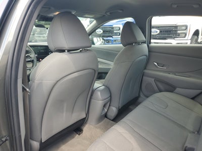 2024 Hyundai Elantra SE