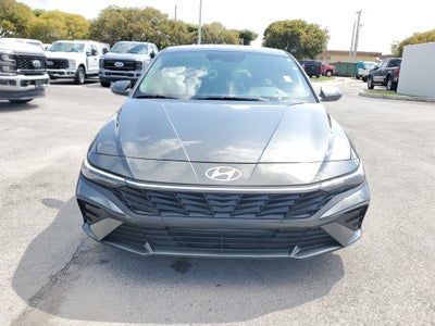 2024 Hyundai Elantra SE