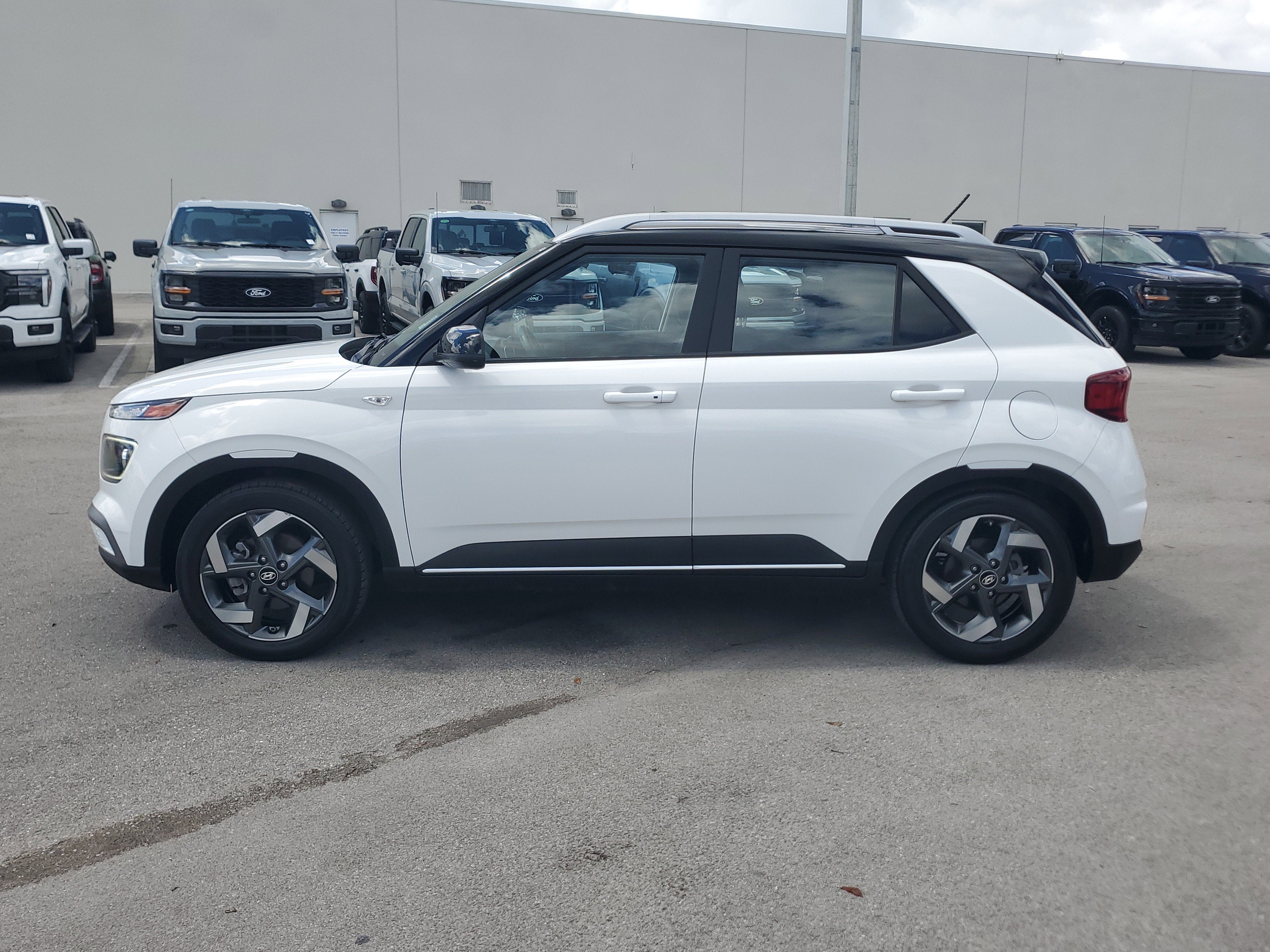 2023 Hyundai Venue Limited