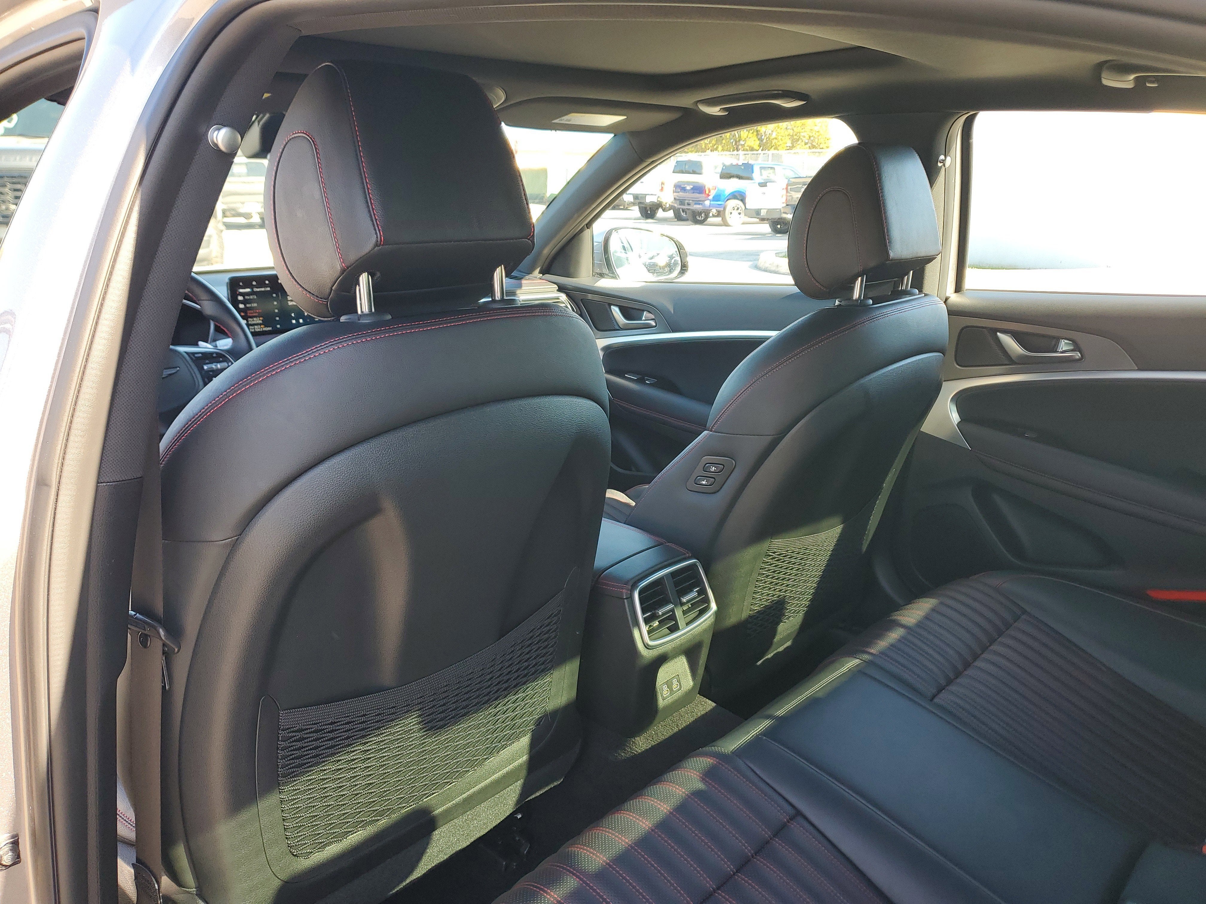 2024 Genesis G70 2.5T