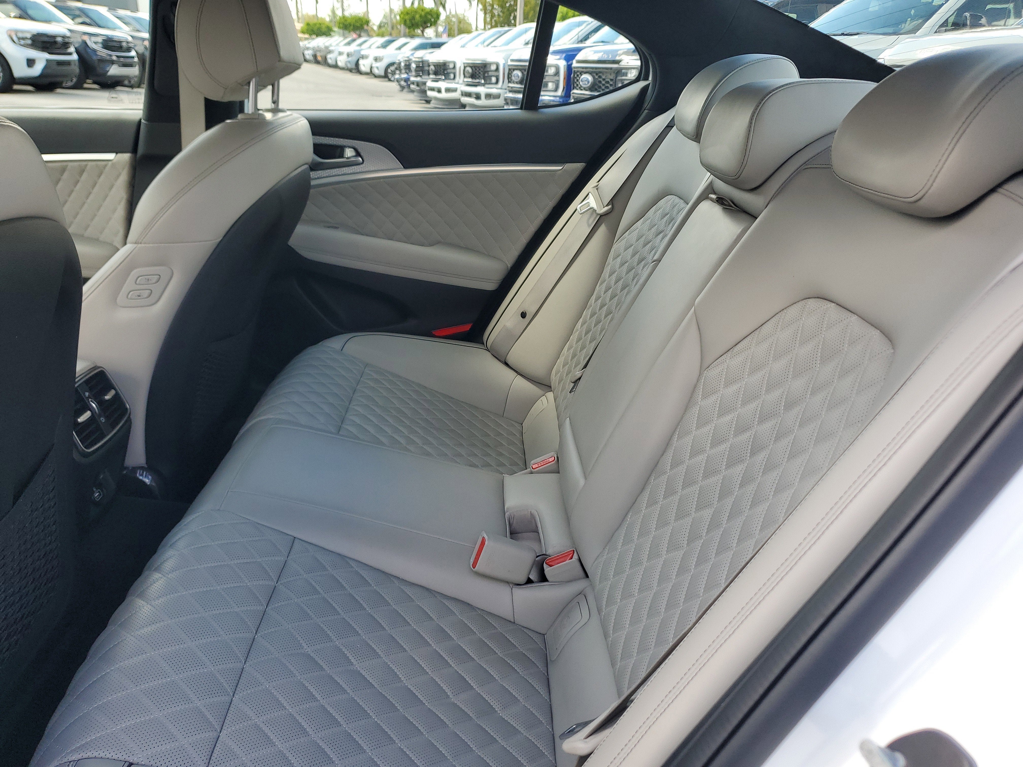 2023 Genesis G70 3.3T