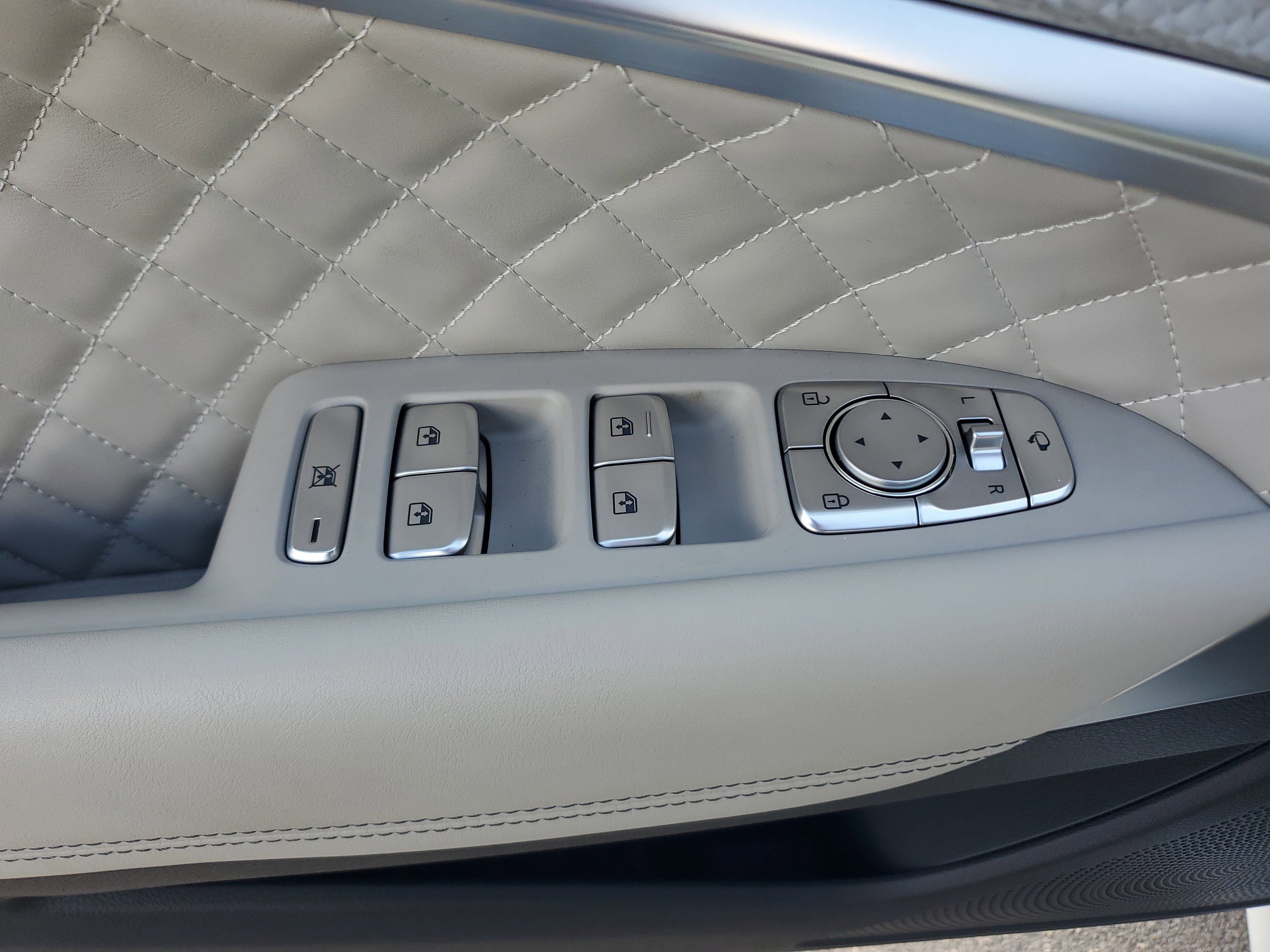 2023 Genesis G70 3.3T