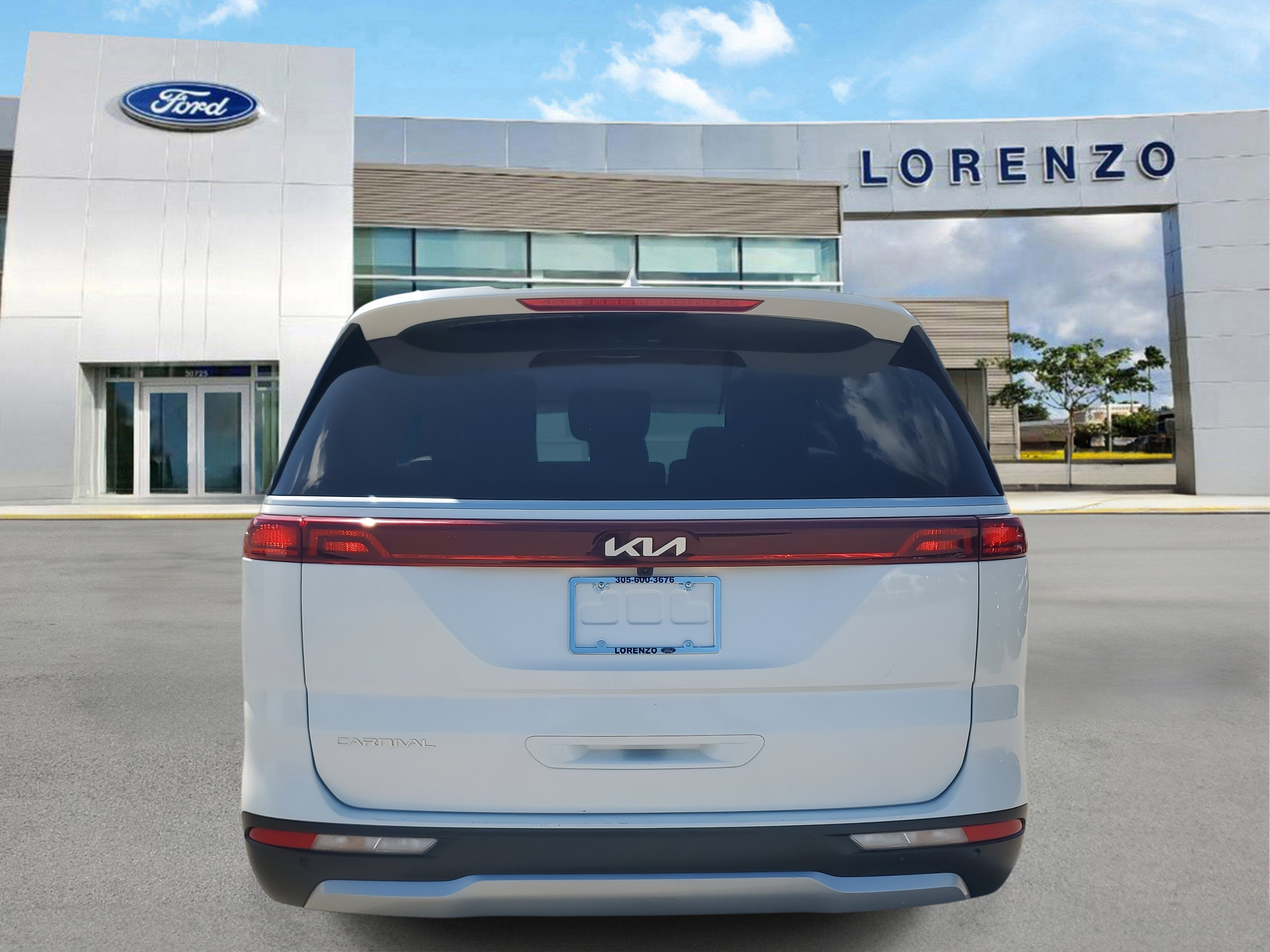 2023 Kia Carnival LX