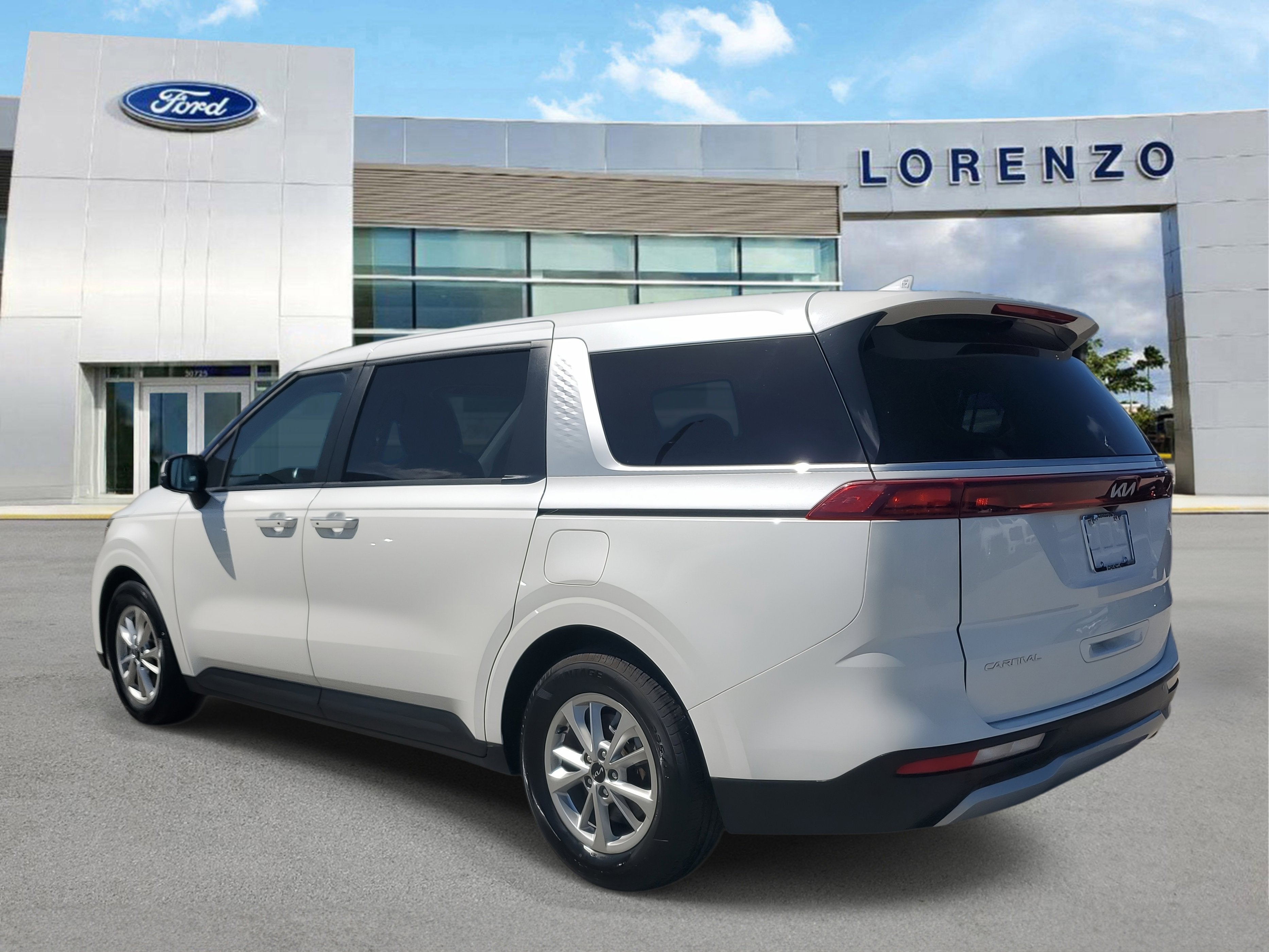 2023 Kia Carnival LX