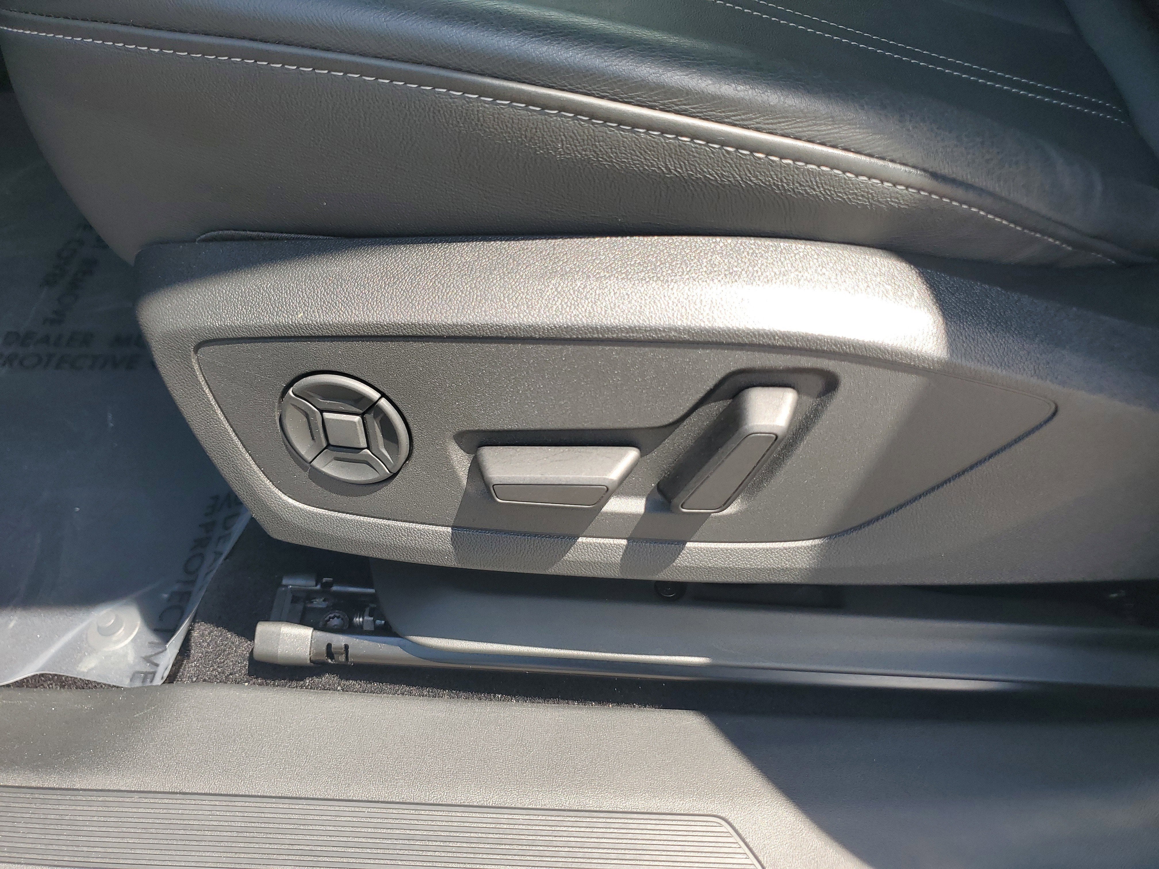 2024 Audi Q4 e-tron Premium Plus