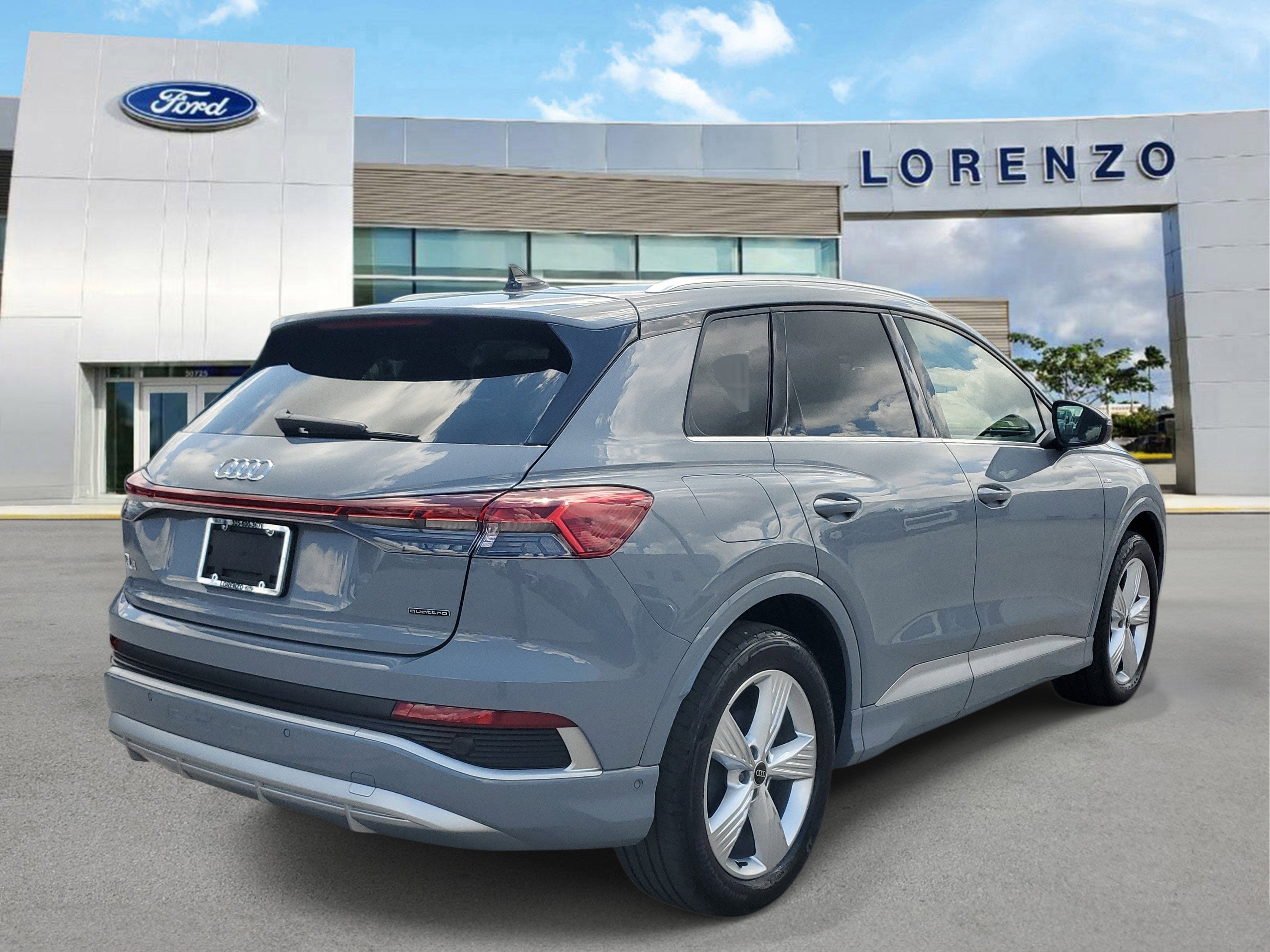 2024 Audi Q4 e-tron Premium Plus