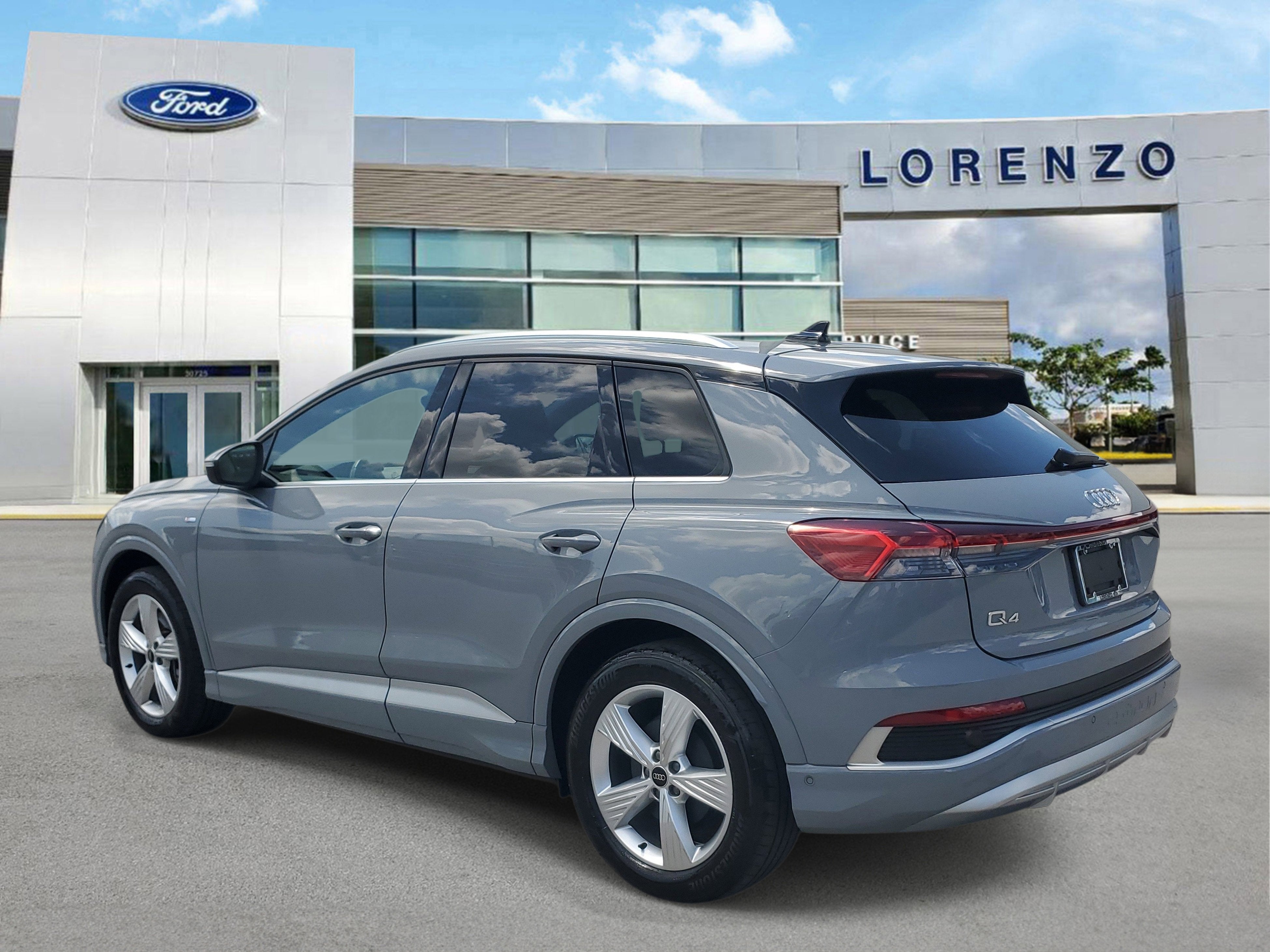 2024 Audi Q4 e-tron Premium Plus