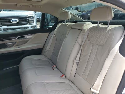2022 BMW 7 Series 740i