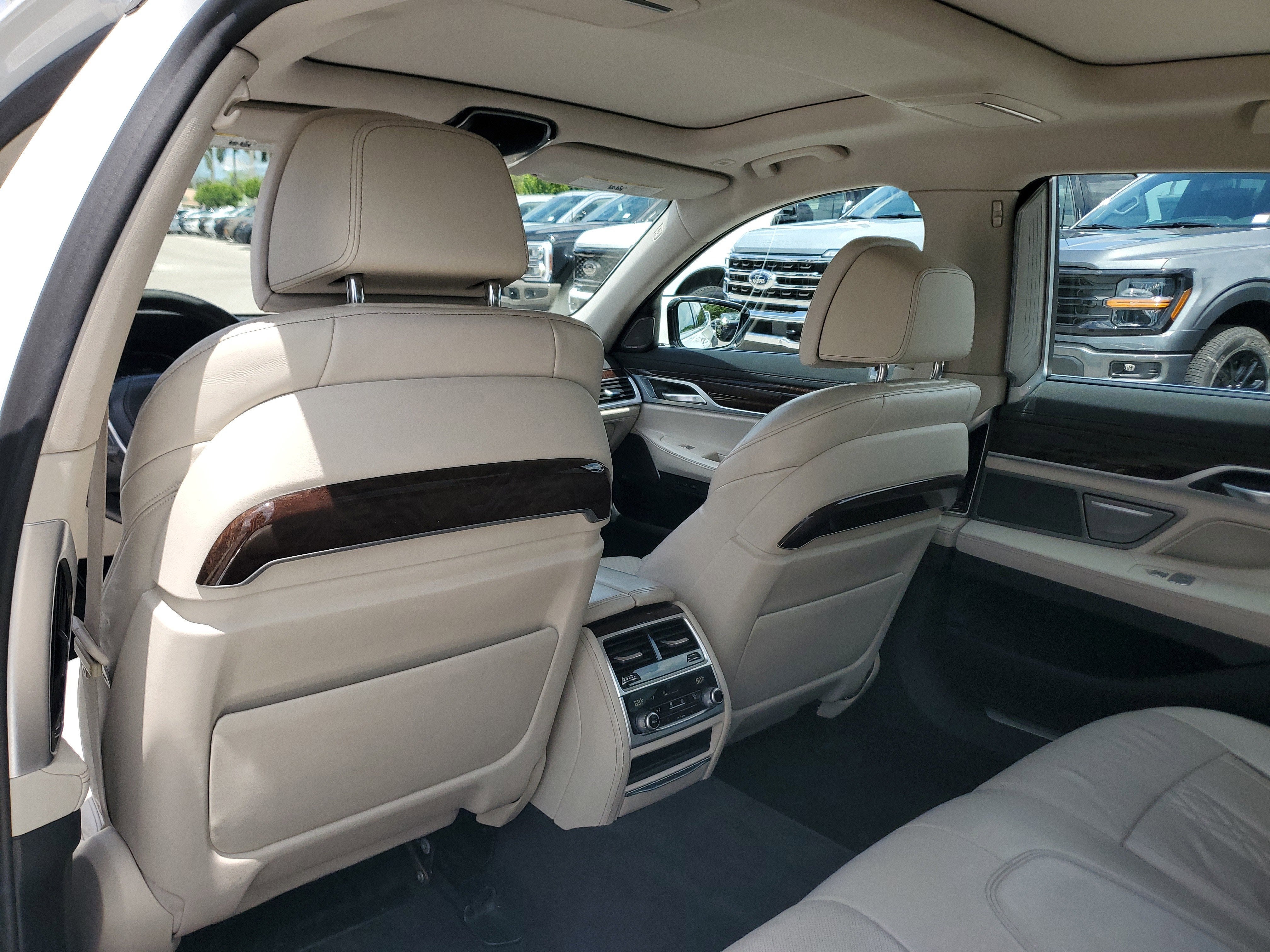 2022 BMW 7 Series 740i